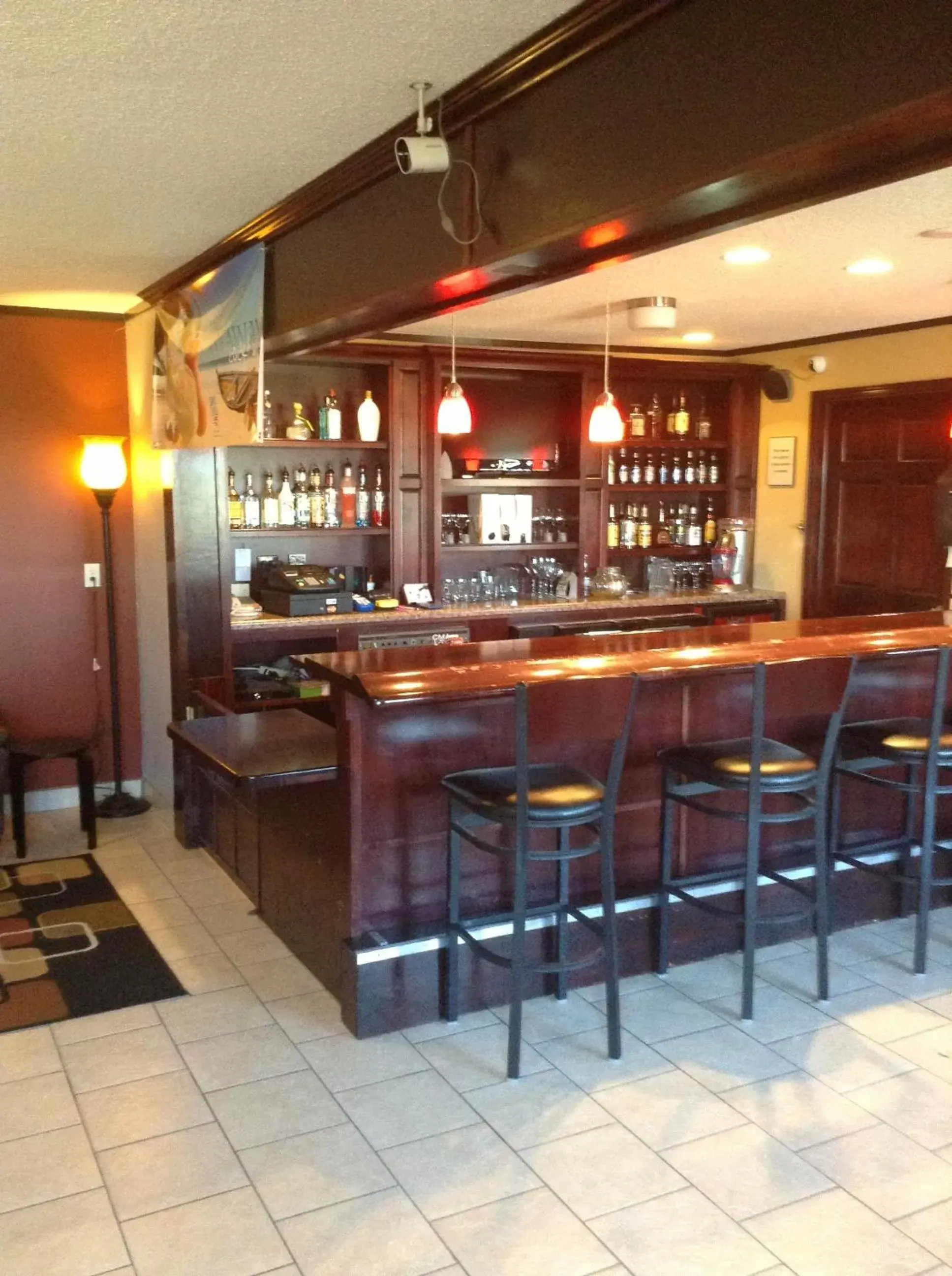 Restaurant/places to eat, Lounge/Bar in Baymont by Wyndham Dubuque