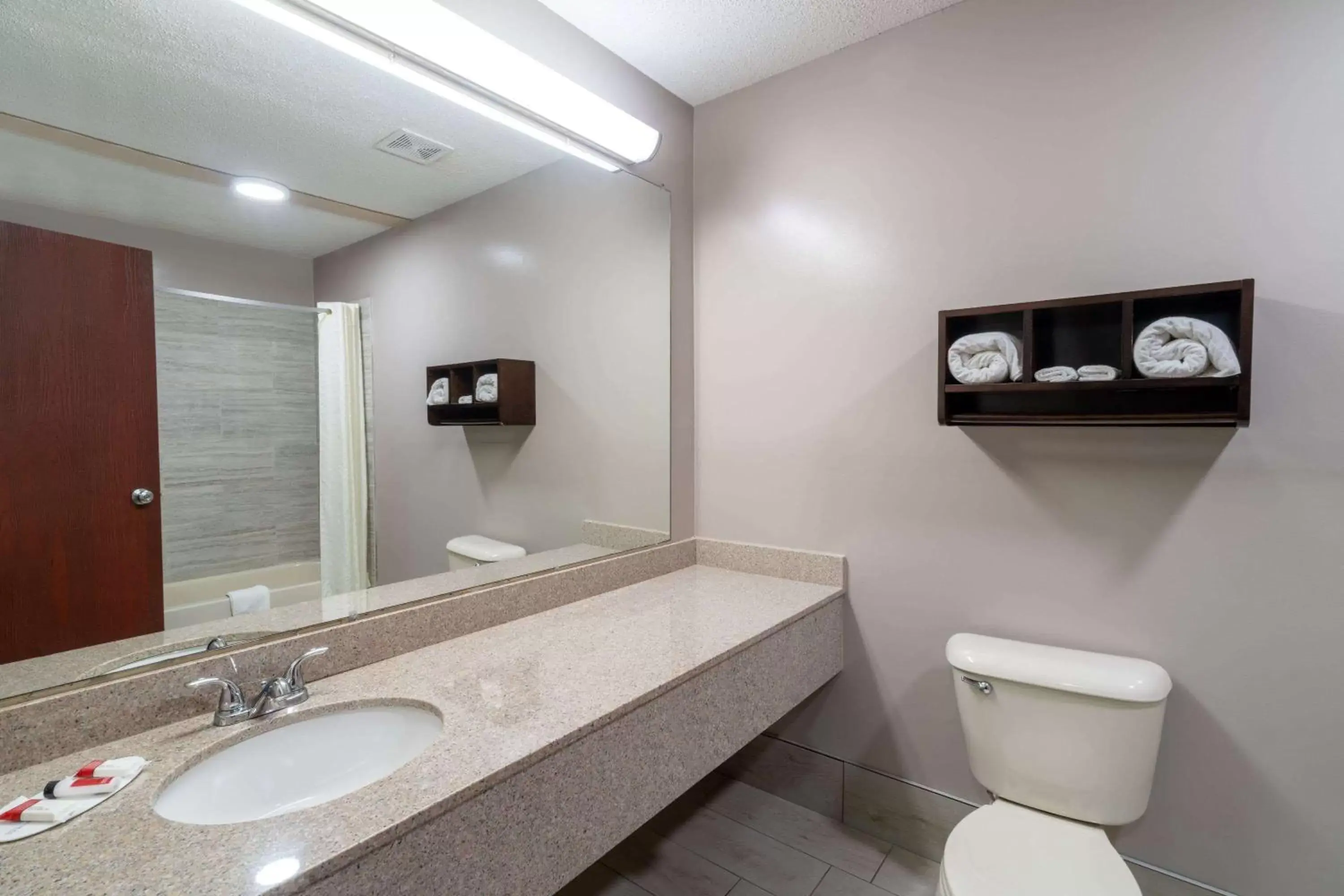 Bathroom in Super 8 by Wyndham Shepherdsville - Louisville South I65