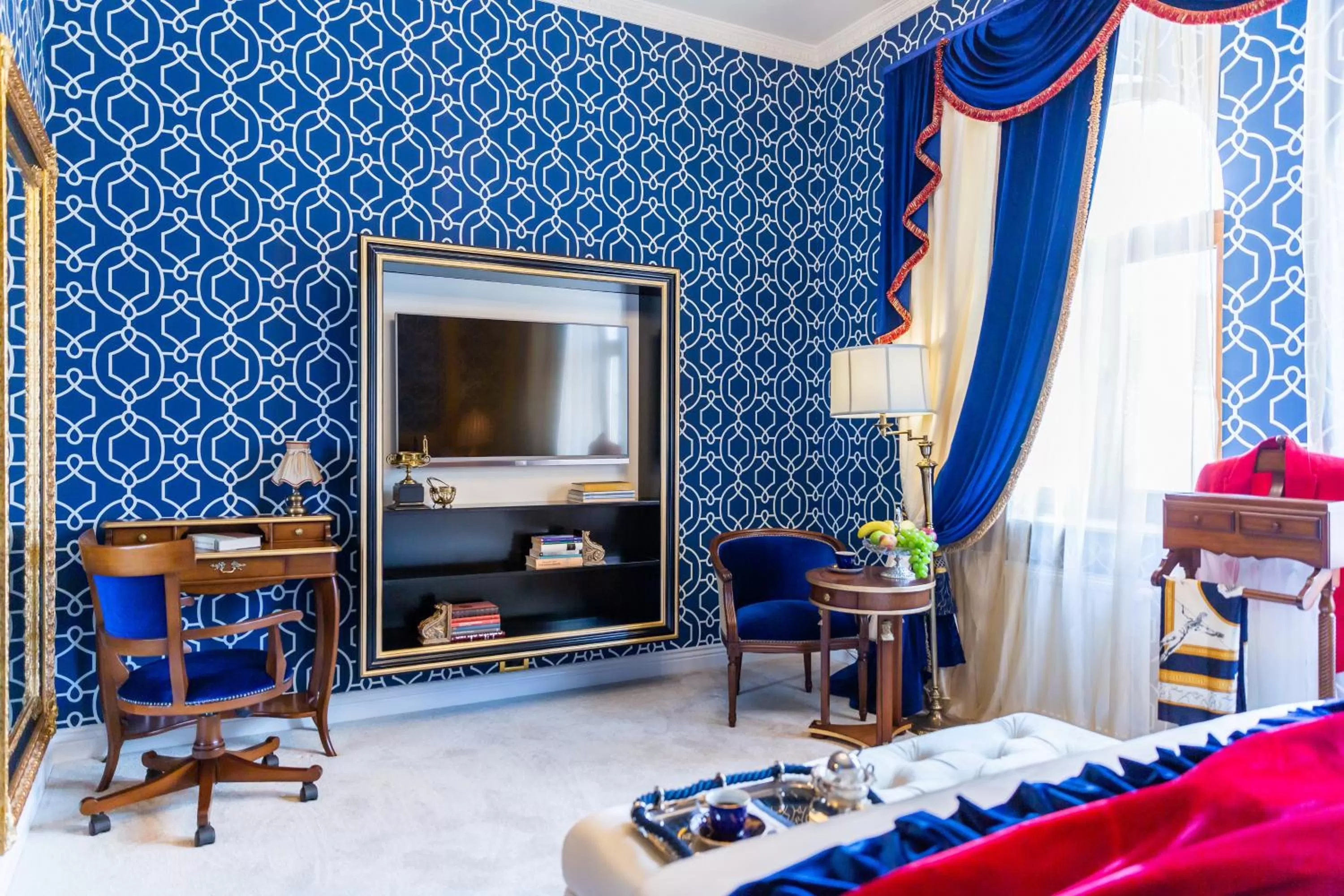 Seating area, Bed in Suter Palace Heritage Boutique Hotel