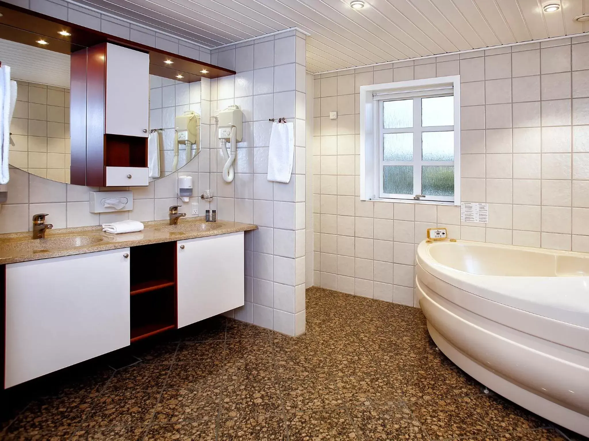 Shower, Bathroom in The Lodge Billund