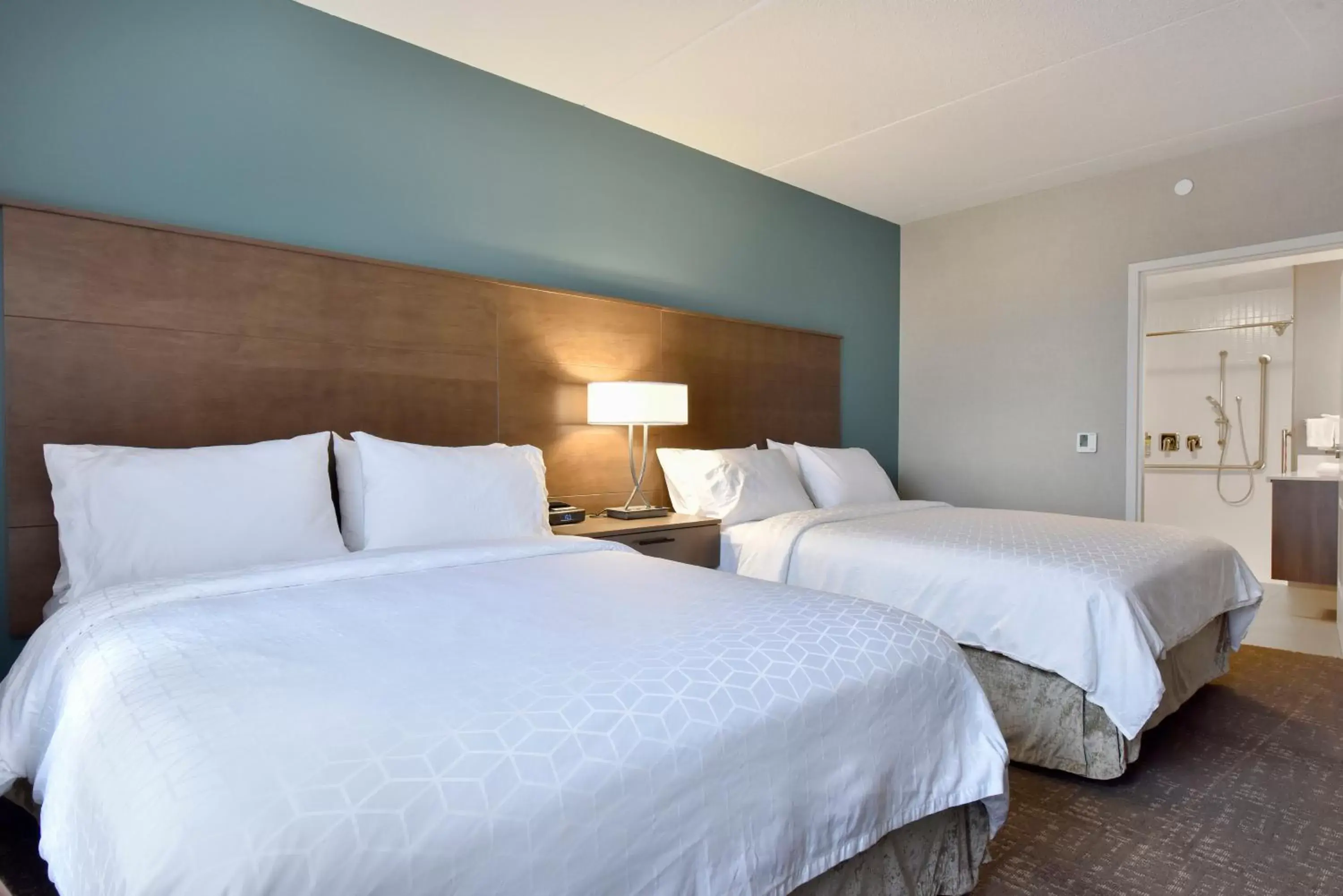 Bed in Staybridge Suites - Waterloo - St. Jacobs Area