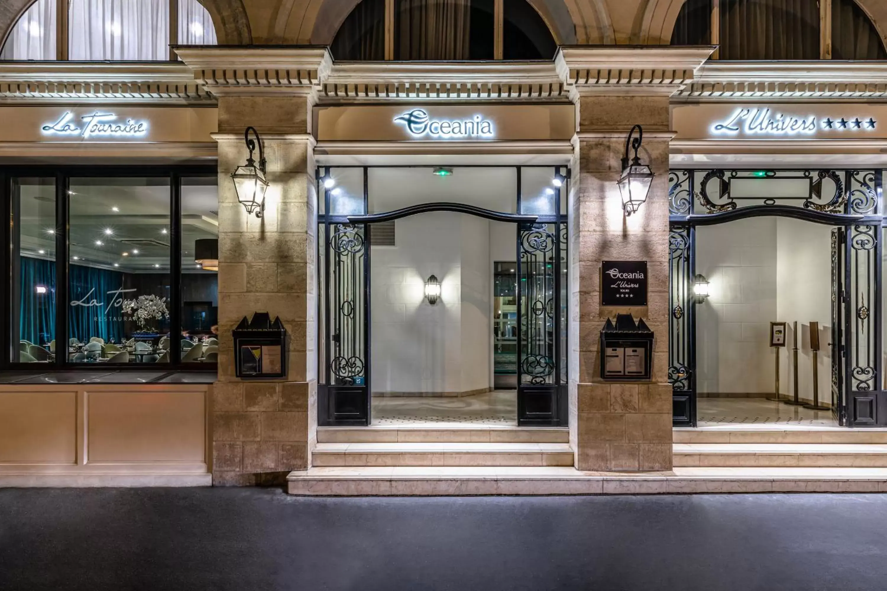 Property building in Hôtel & SPA Oceania L'Univers Tours Property building in Hôtel & SPA Oceania L'Univers Tours