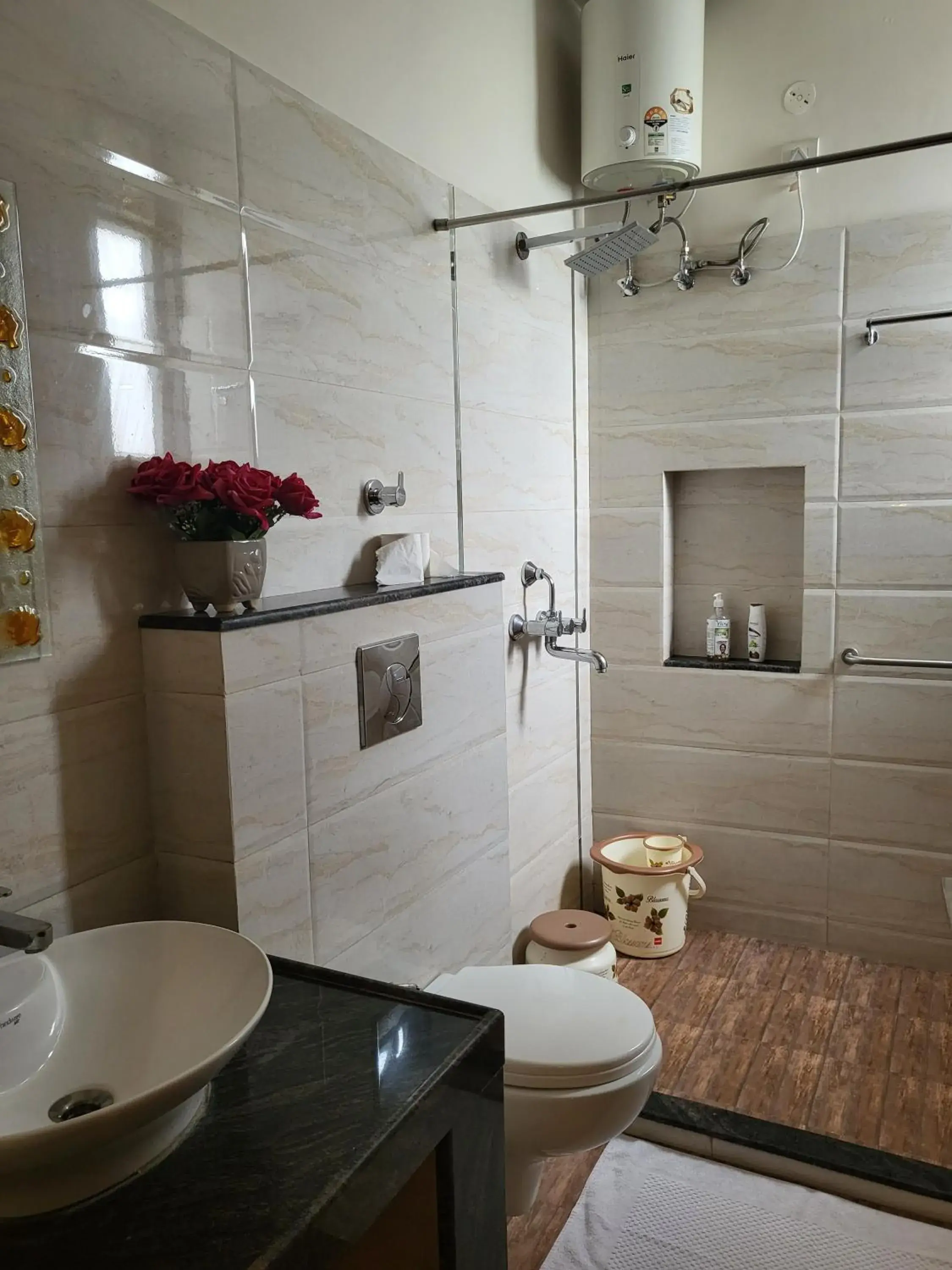 Bathroom in All Seasons Homestay