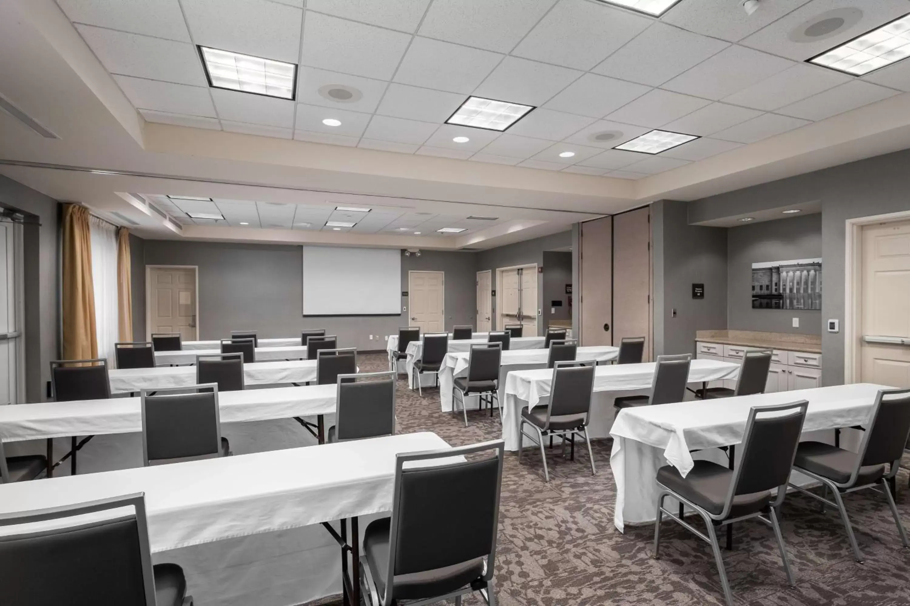 Meeting/conference room in Hilton Garden Inn Overland Park