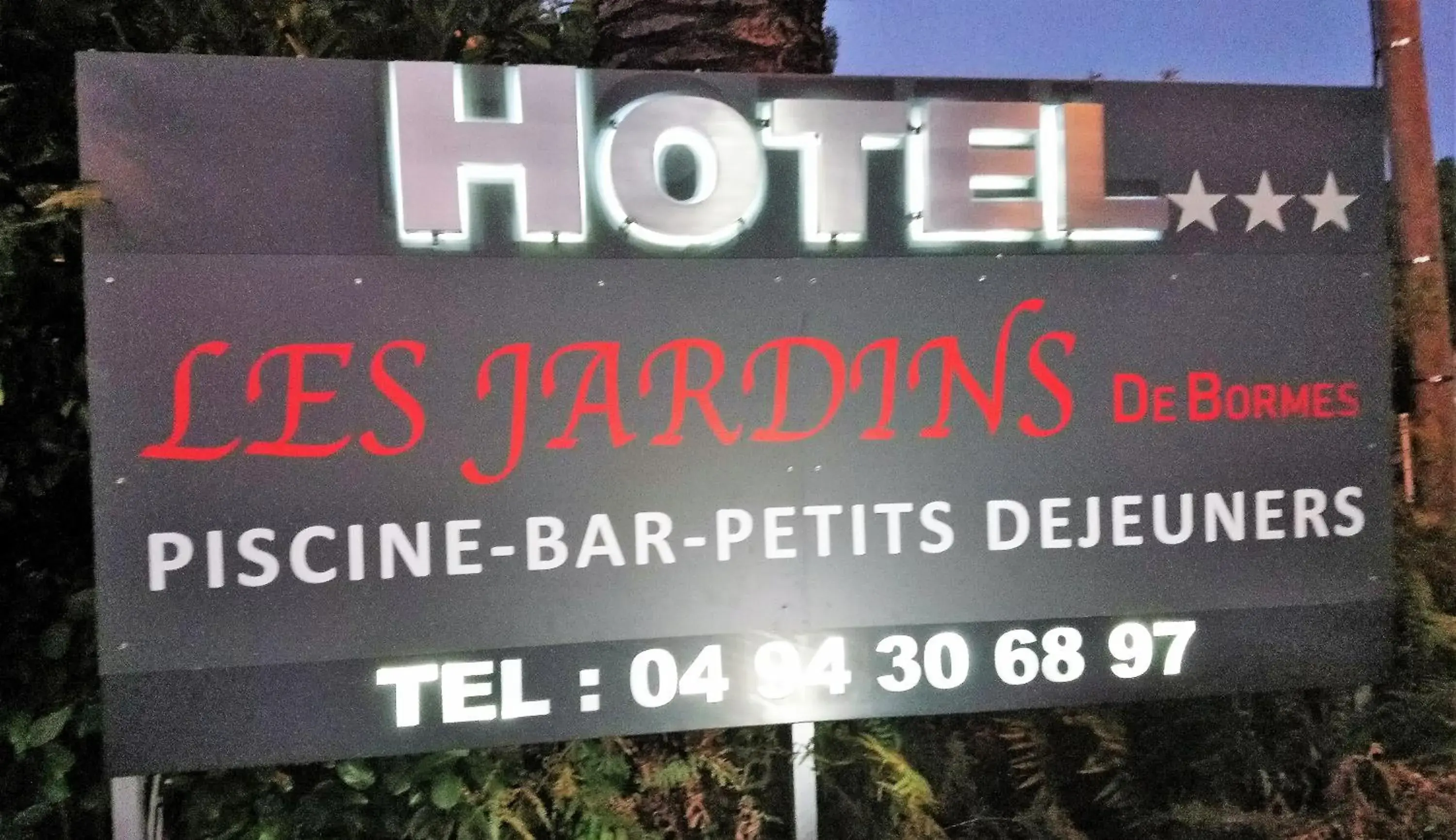 Property logo or sign in Hotel Les Jardins de Bormes