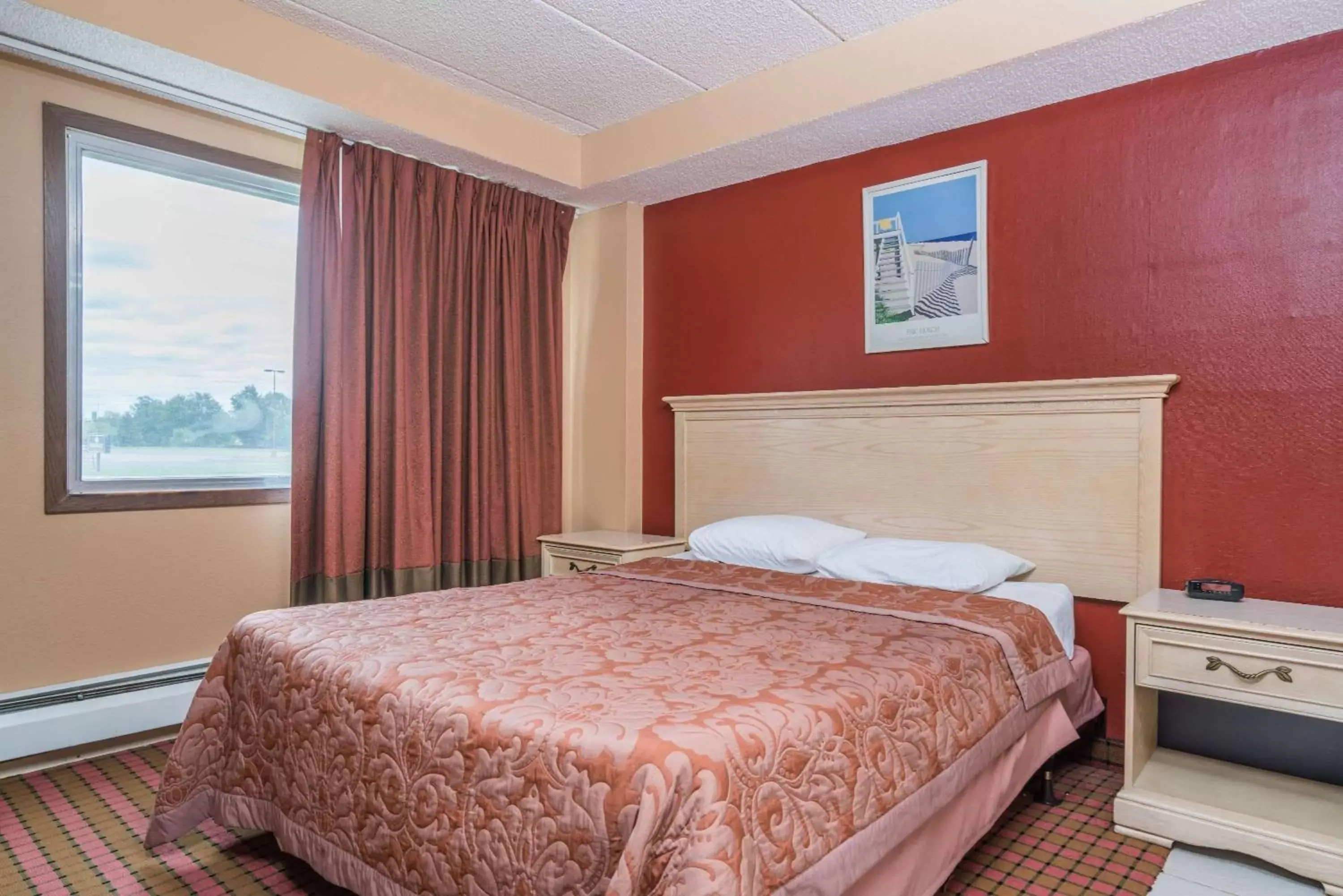 Photo of the whole room, Bed in Super 8 by Wyndham Brooklyn Center/MPLS Photo of the whole room, Bed in Super 8 by Wyndham Brooklyn Center/MPLS