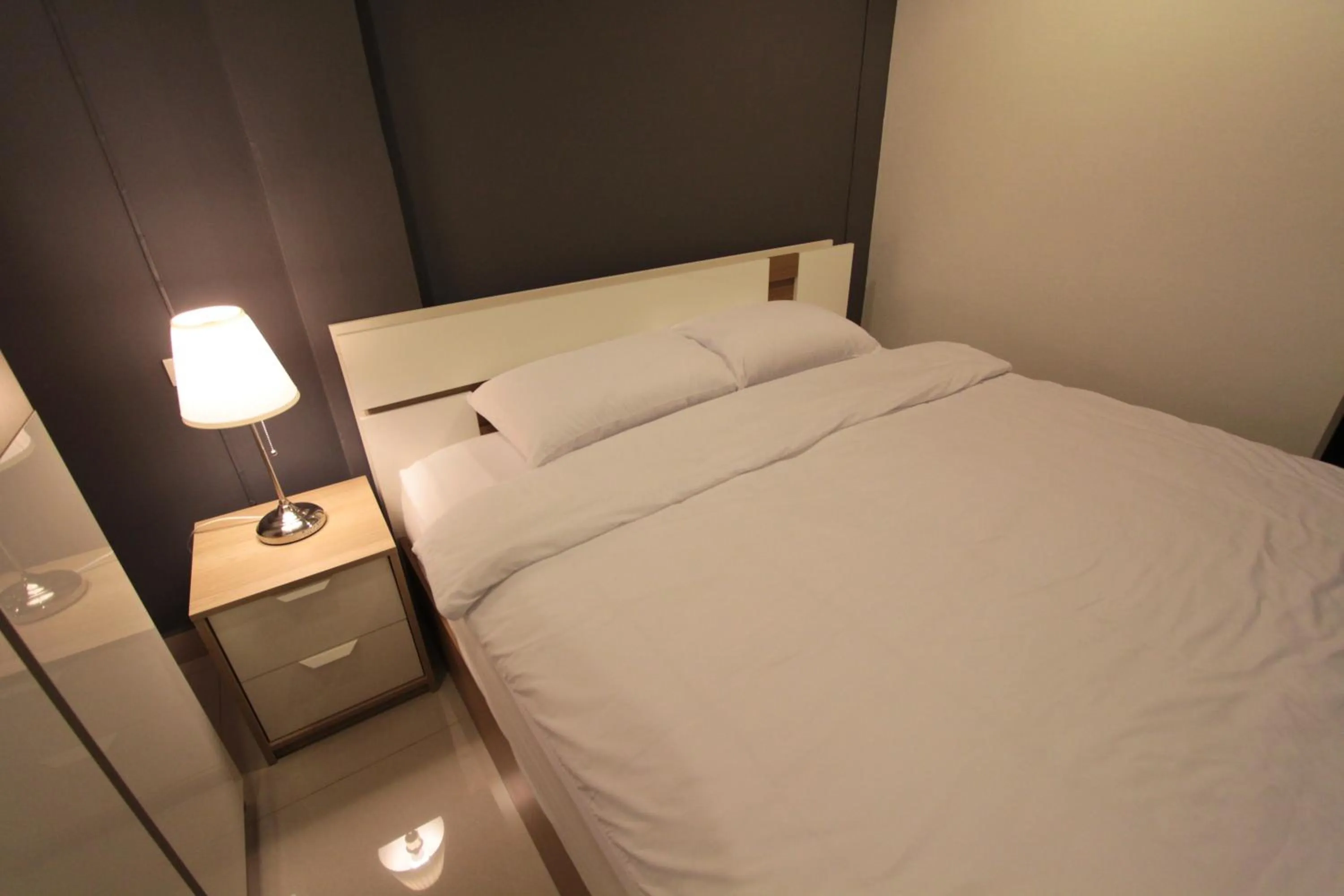 Bed in Napaville Huai Khwang