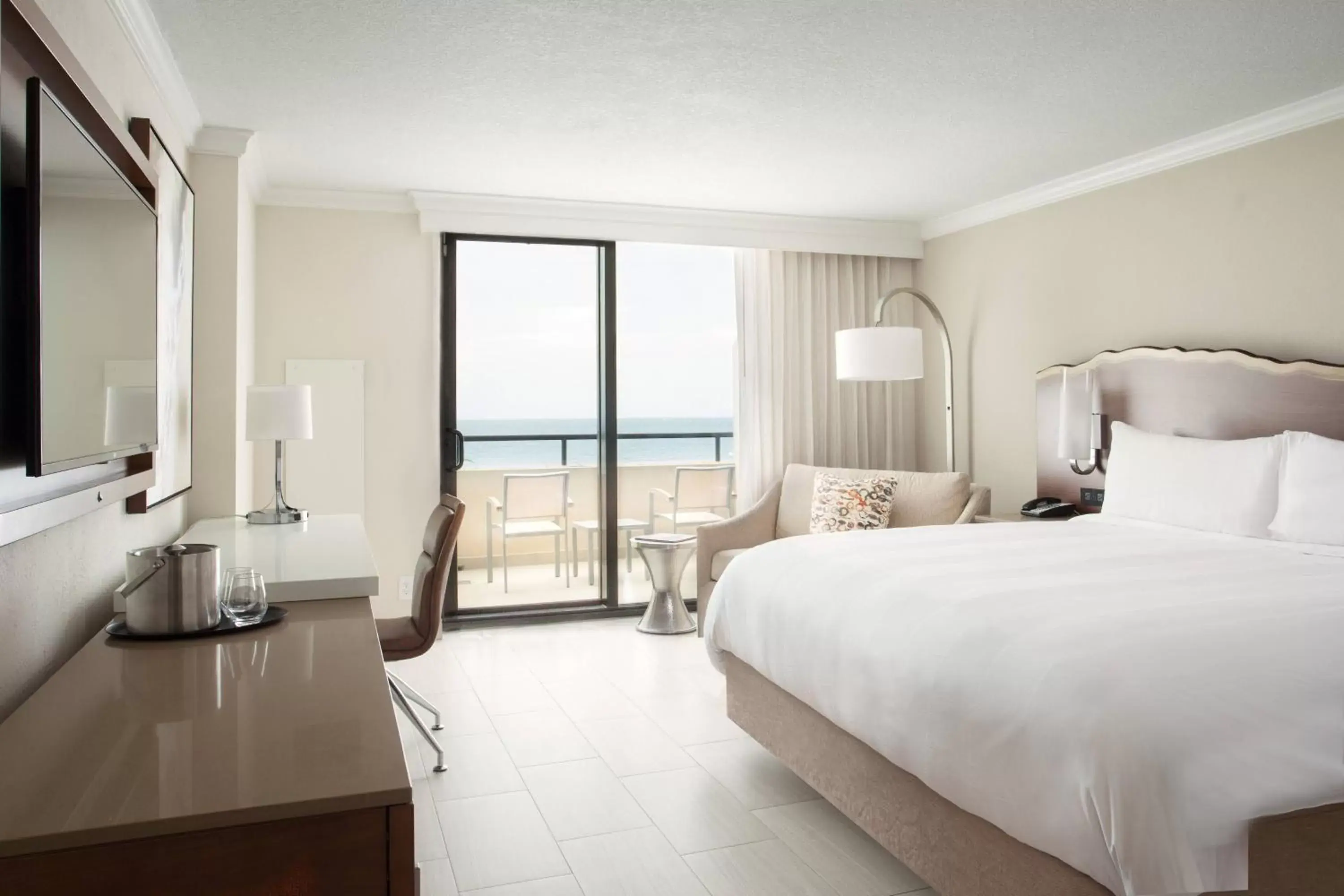Photo of the whole room in Fort Lauderdale Marriott Harbor Beach Resort & Spa