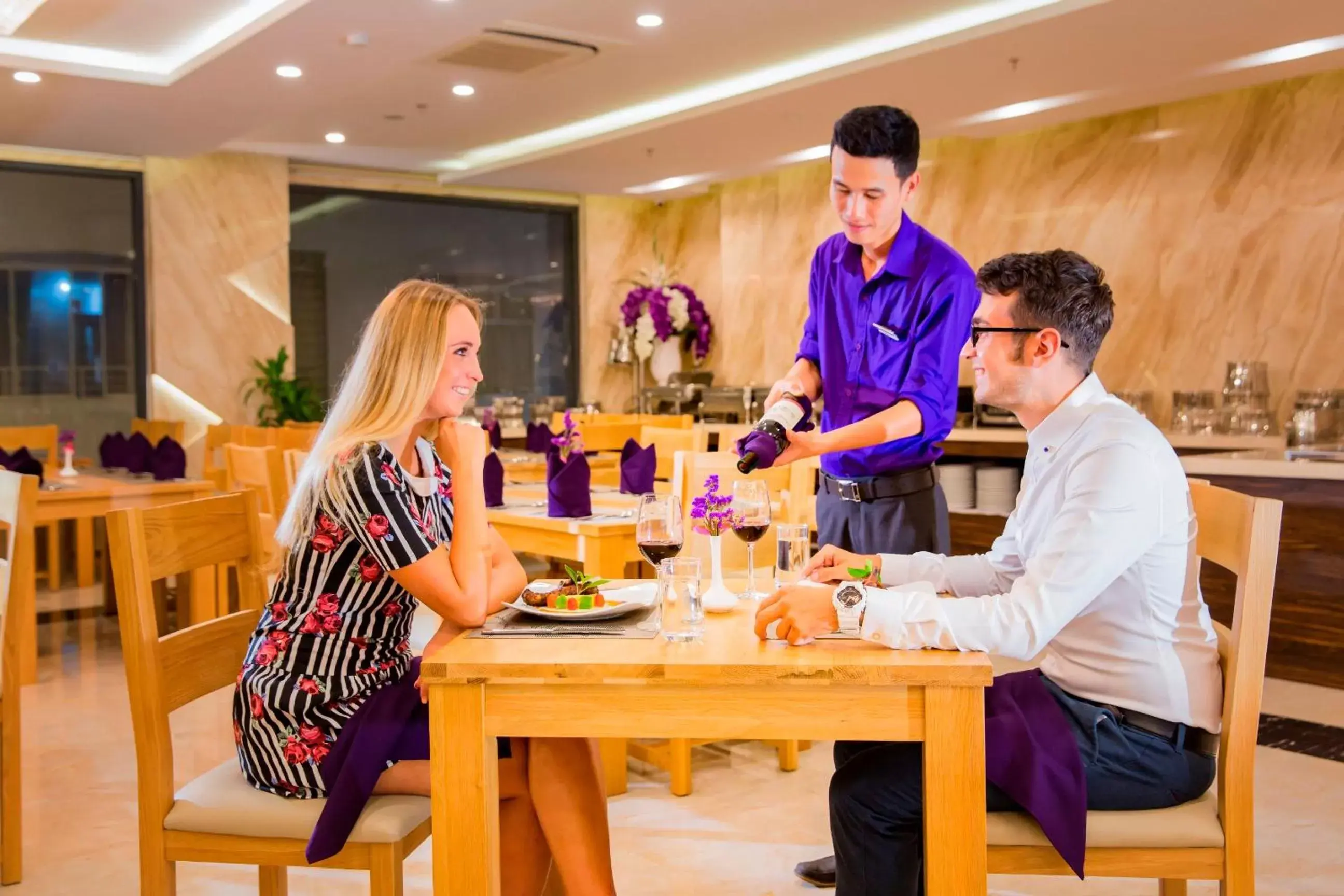 Restaurant/places to eat in Balcony Nha Trang Hotel