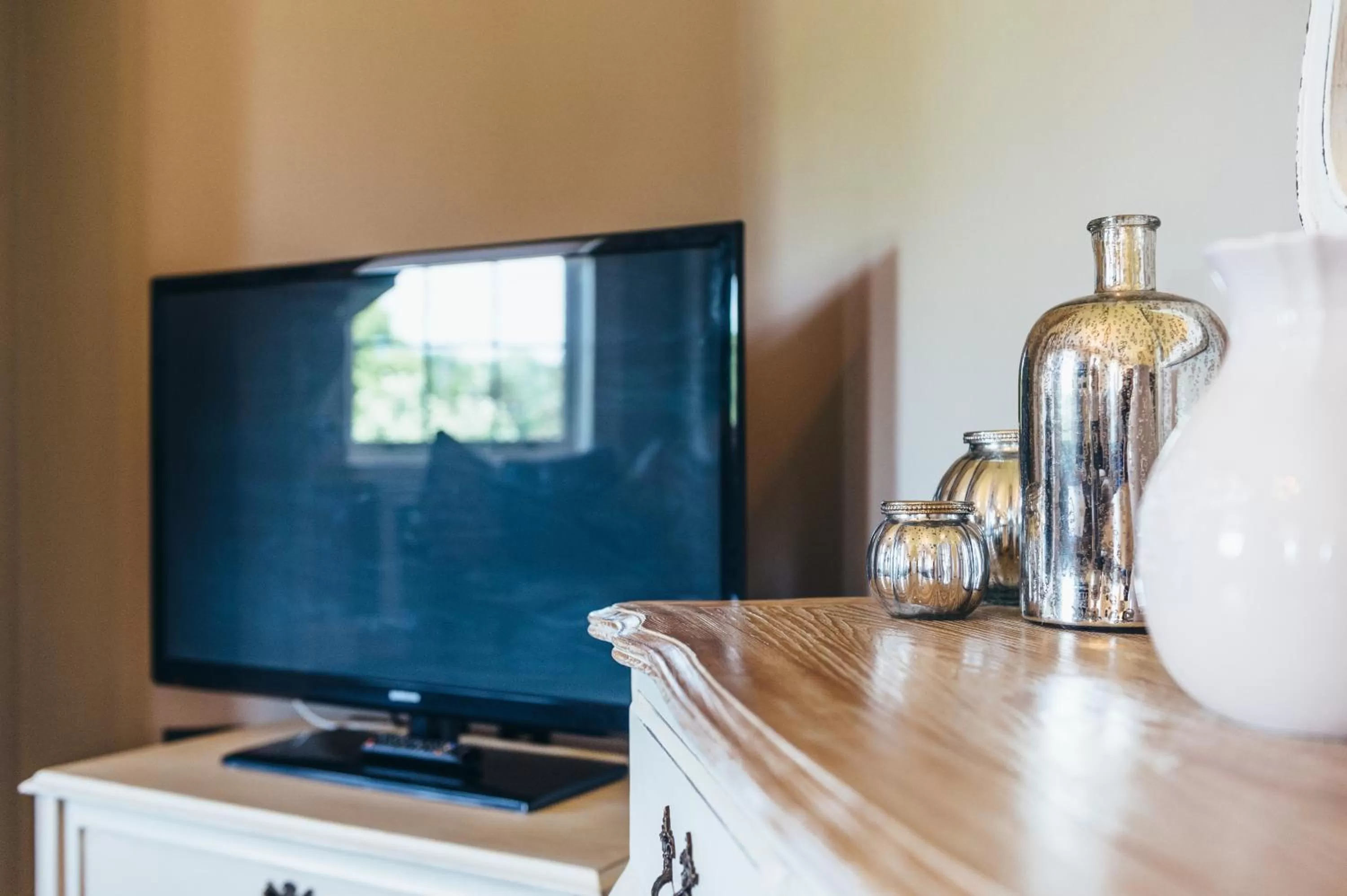 Living room, TV/Entertainment Center in Birchover Bridgford Hall