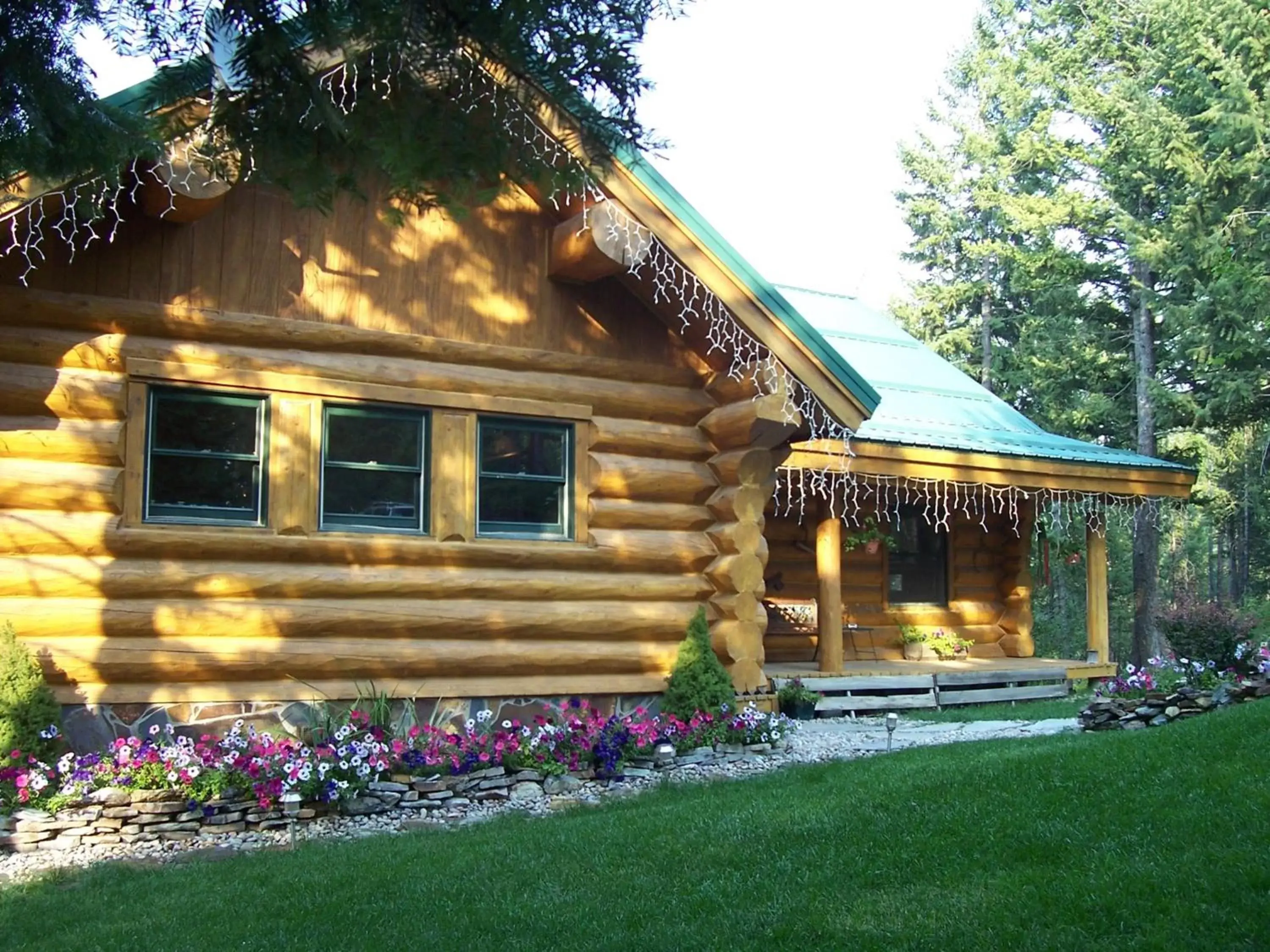 Facade/entrance, Garden in The Garrison Inn a Montana Bed & Breakfast