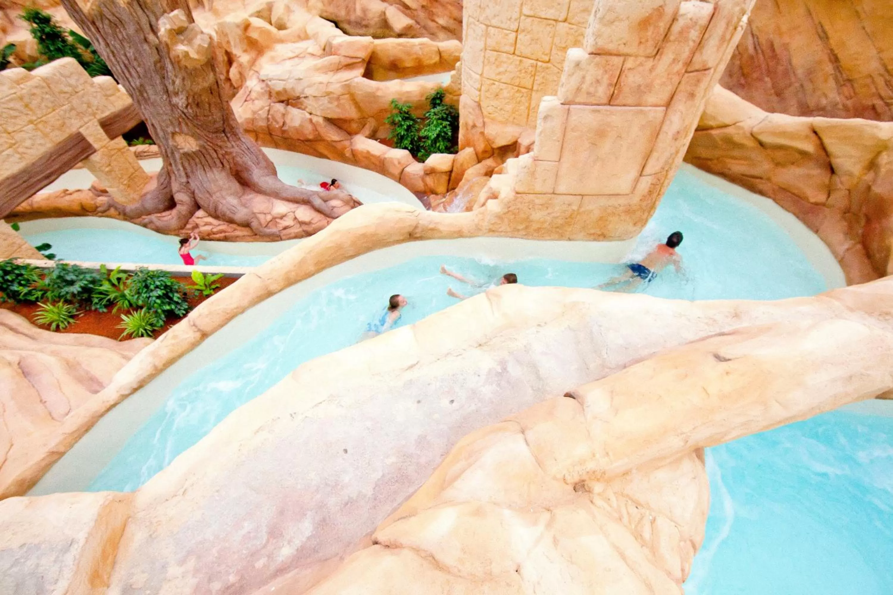 Swimming pool in Best Western Hotel Wavre