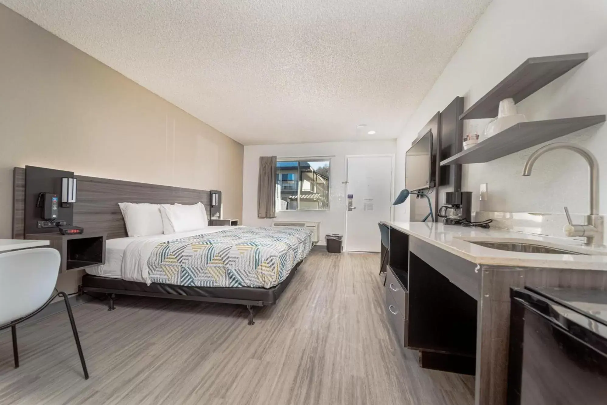 Bedroom in Studio 6 Grand Junction, CO Bedroom in Studio 6 Grand Junction, CO