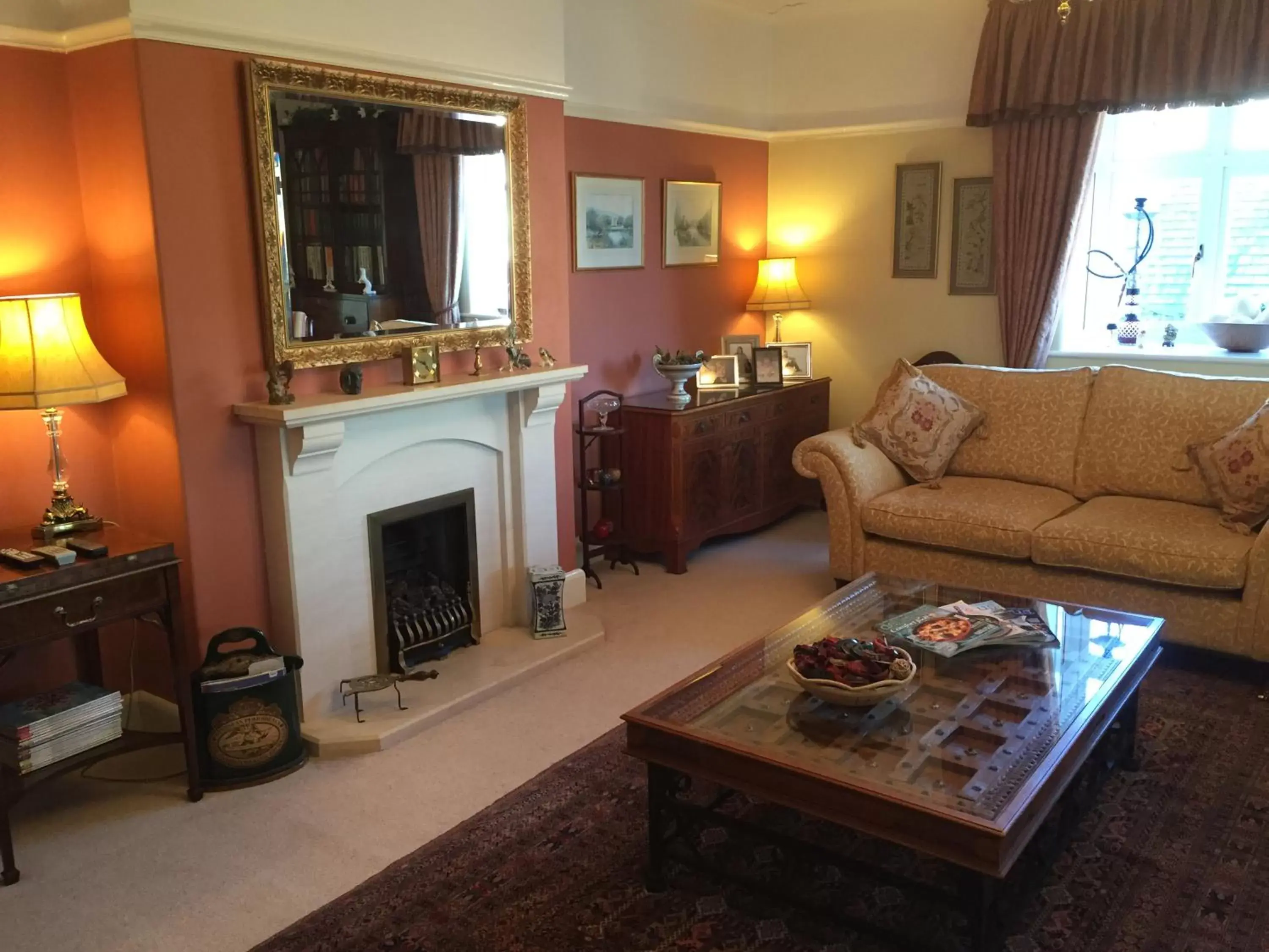 Photo of the whole room, Seating Area in Stoneborough House B&B