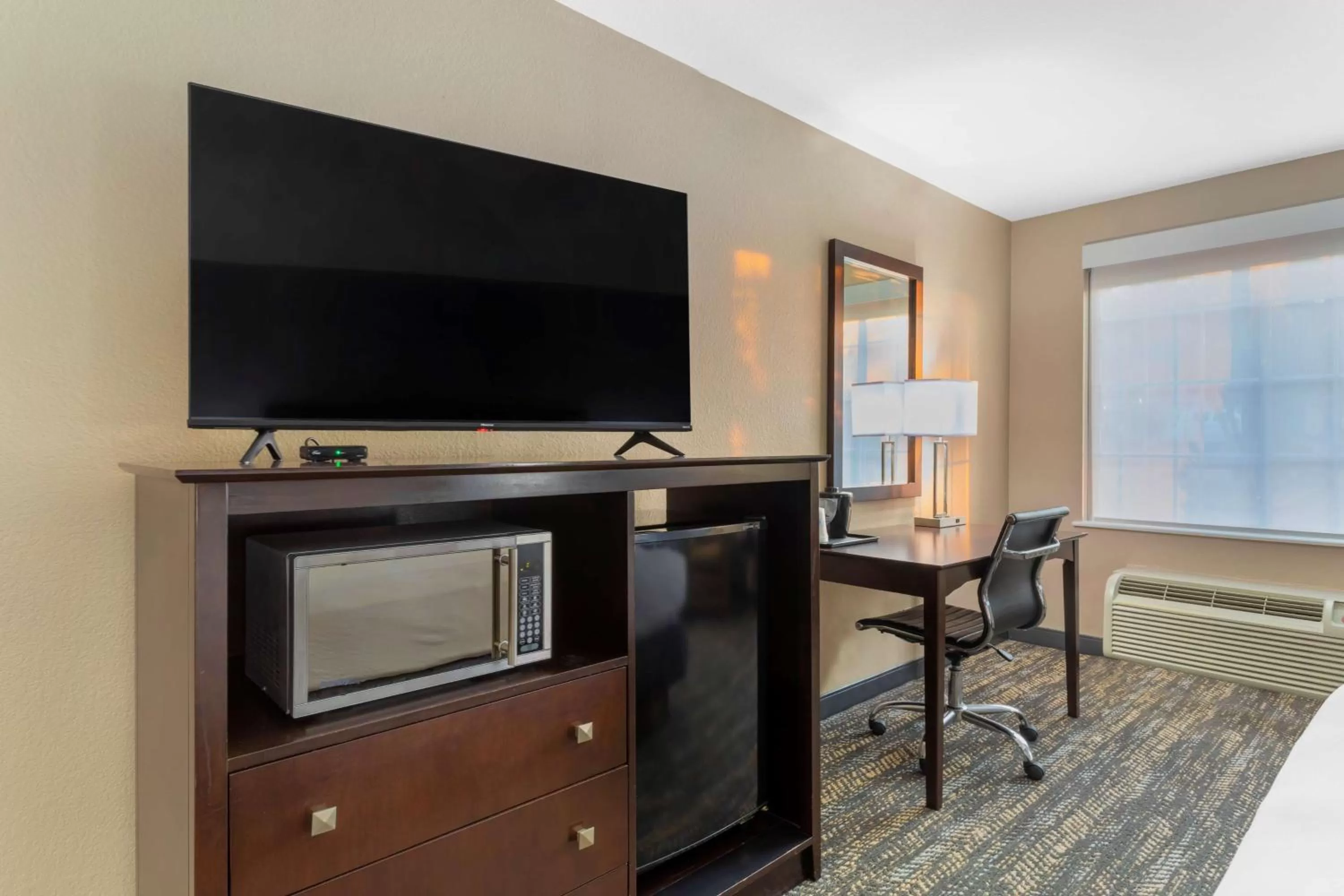 Bedroom in Best Western Natchitoches Inn