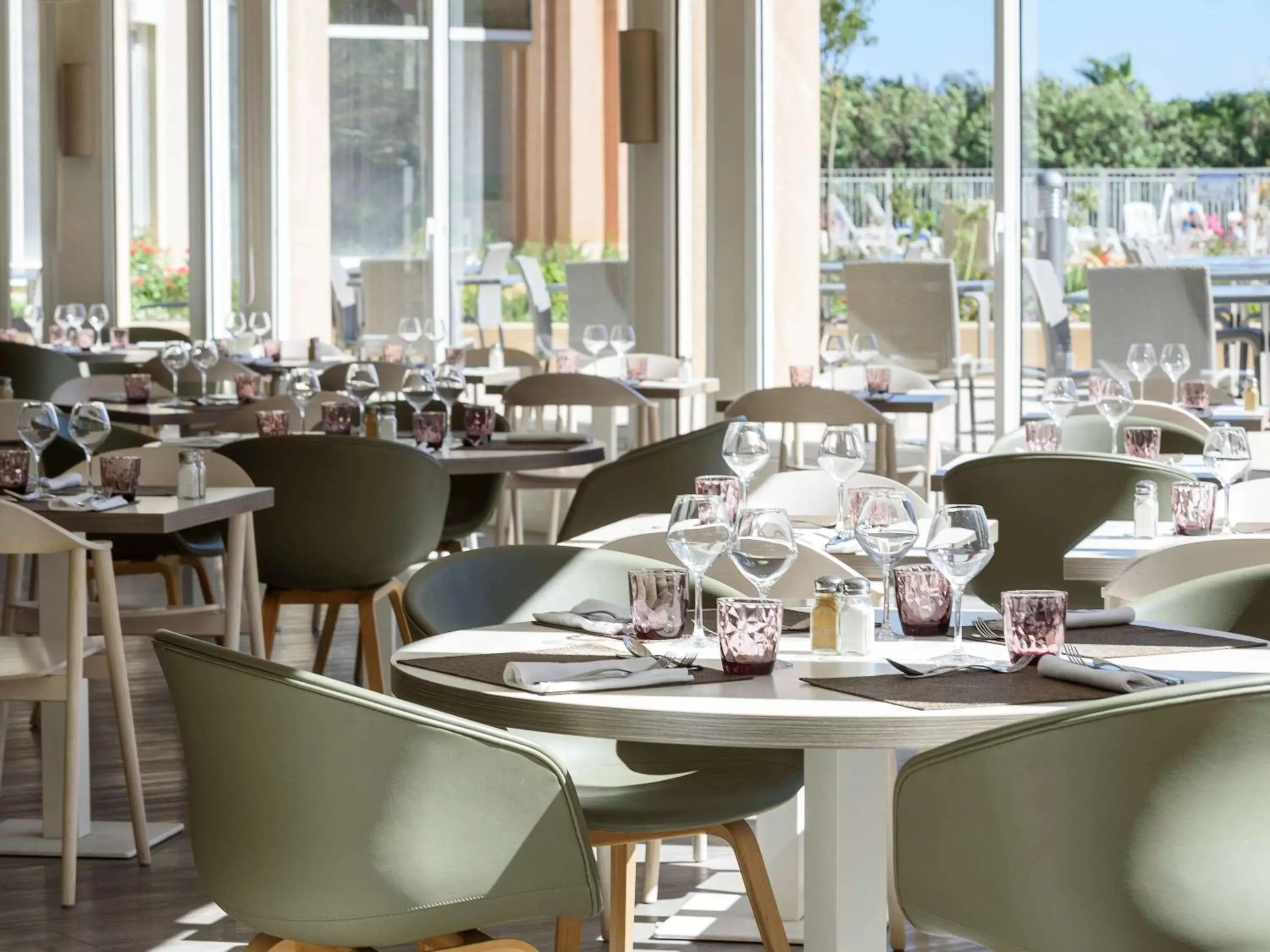 Restaurant/Places to Eat in Mercure Thalasso & Spa Port Fréjus