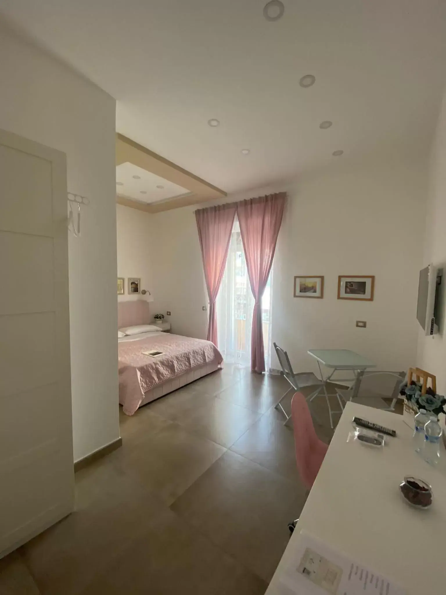 Photo of the whole room, Bed in B&B 80056 Ercolano