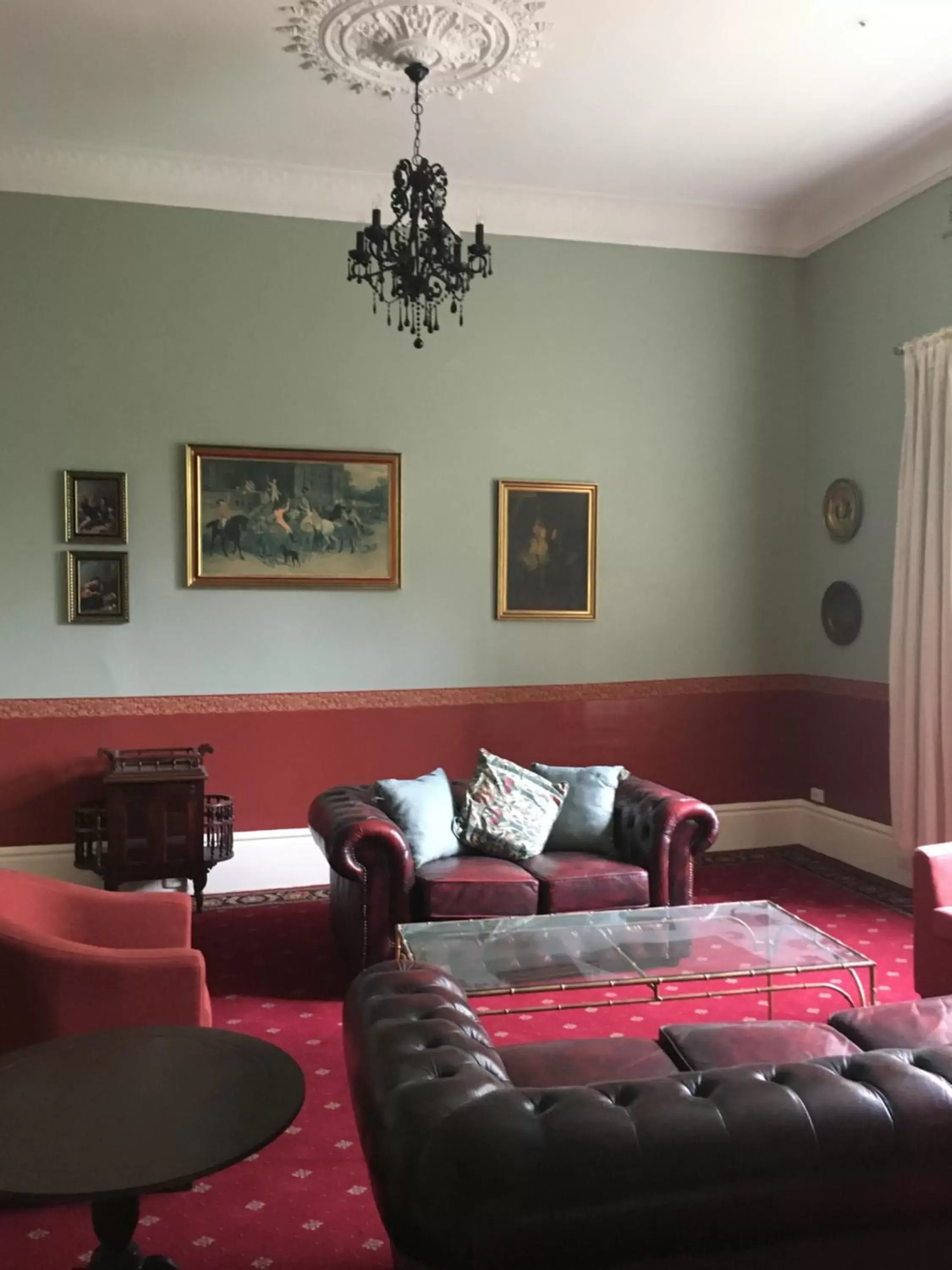 Living room, Seating Area in Toorak Manor Hotel