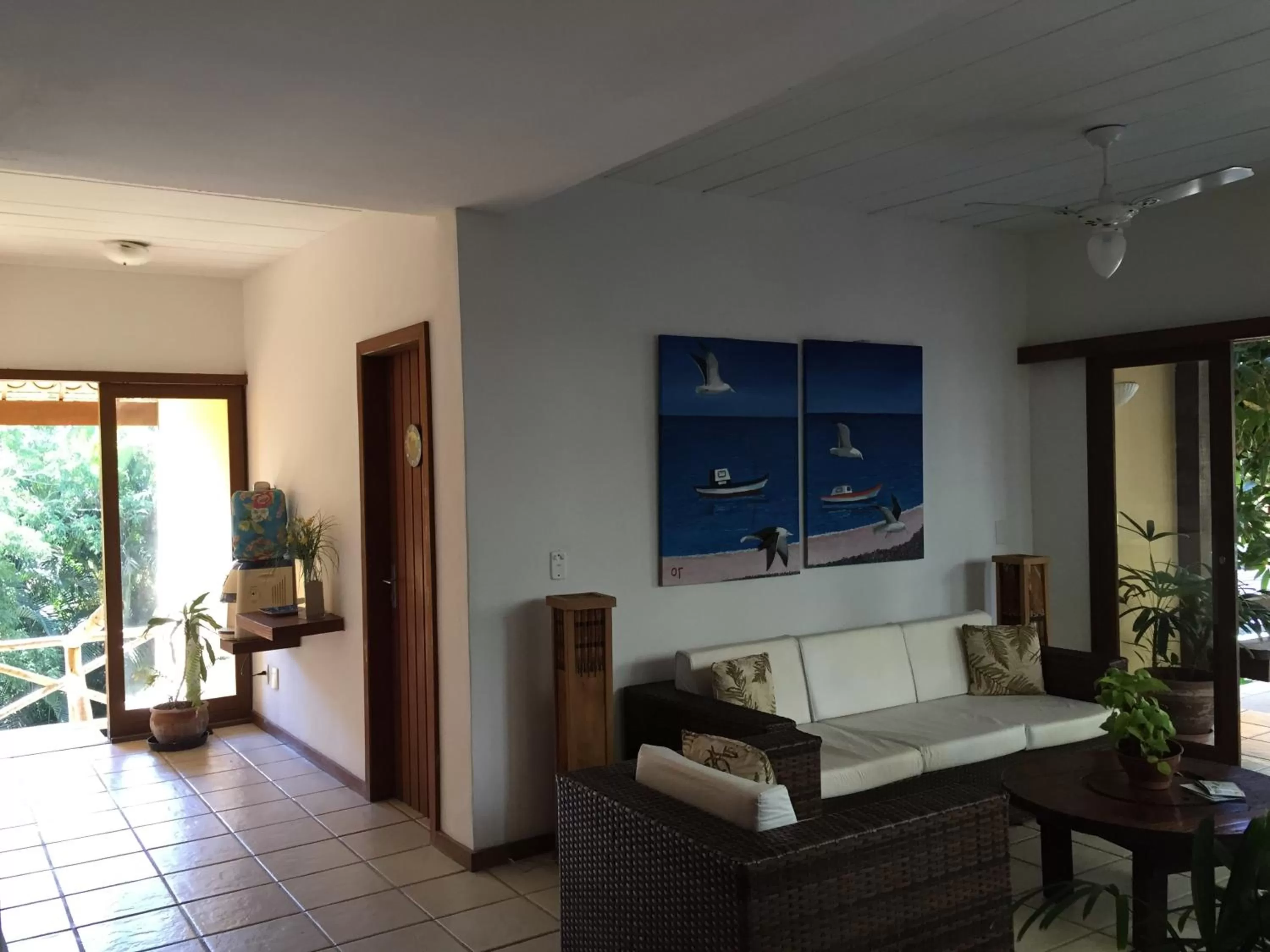 Facade/entrance in Praia da Ferradurinha Guest House