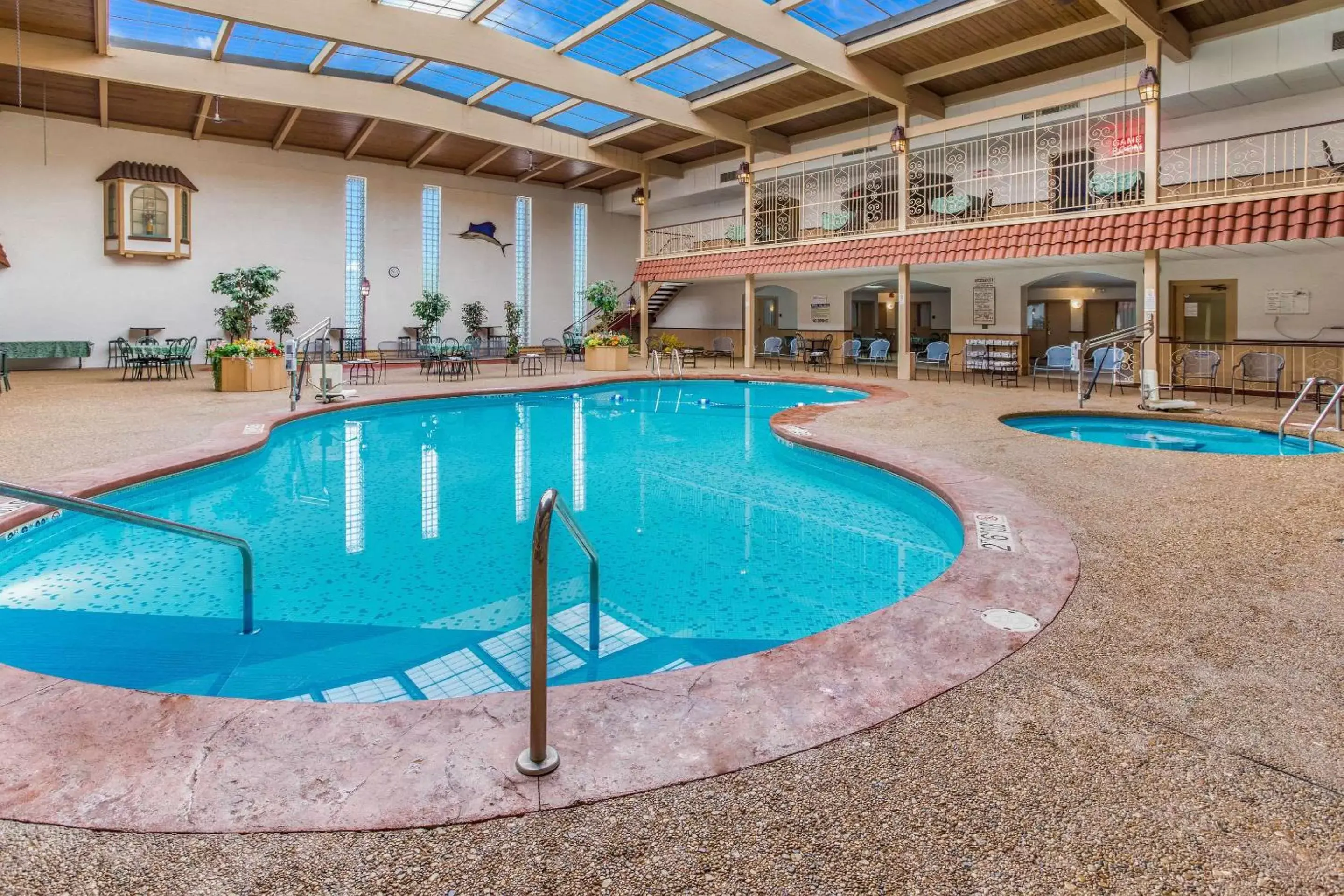 On site, Swimming Pool in Quality Inn & Suites Downtown