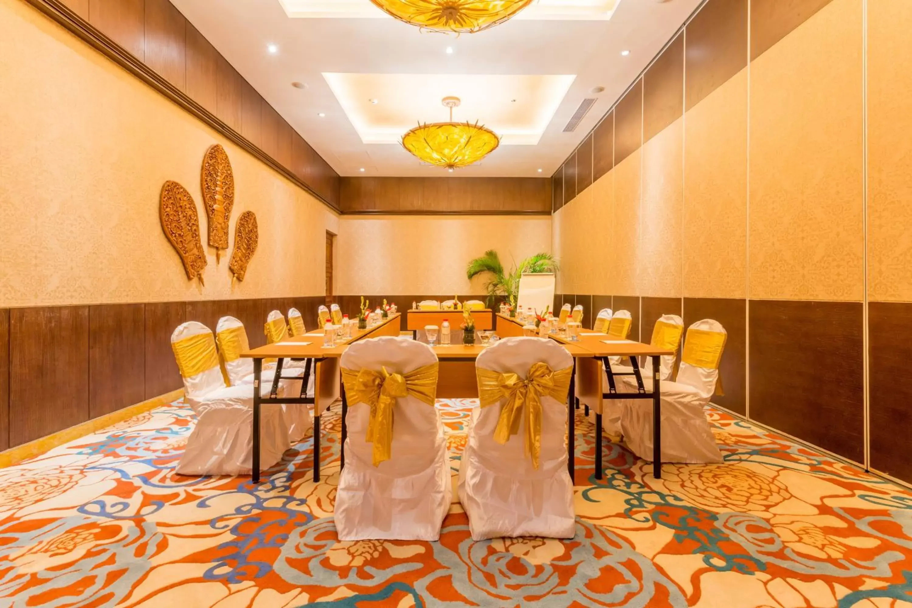 Meeting/conference room, Restaurant/Places to Eat in SereS Springs Resort & Spa, Singakerta