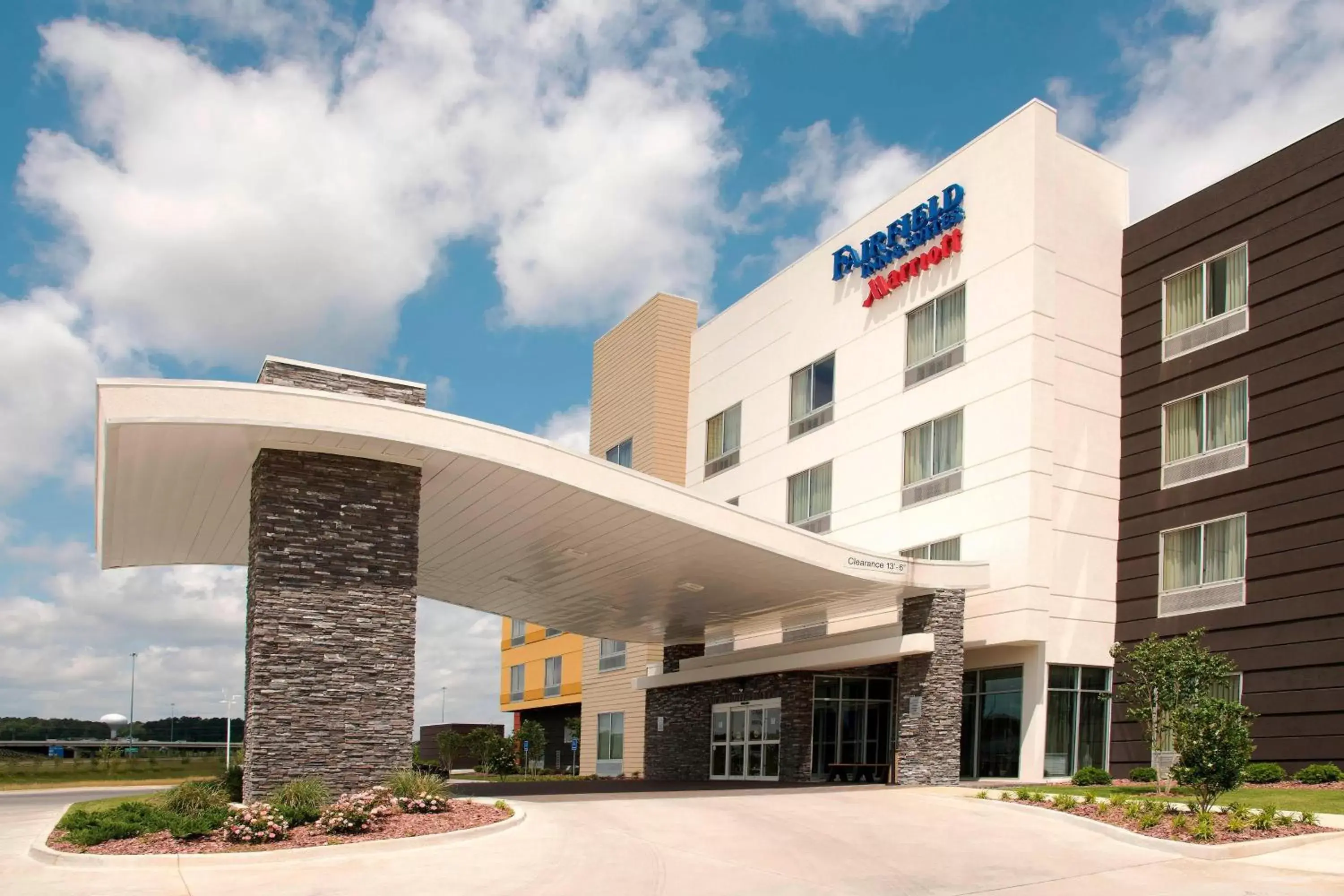 Property Building in Fairfield Inn & Suites by Marriott Jackson Clinton