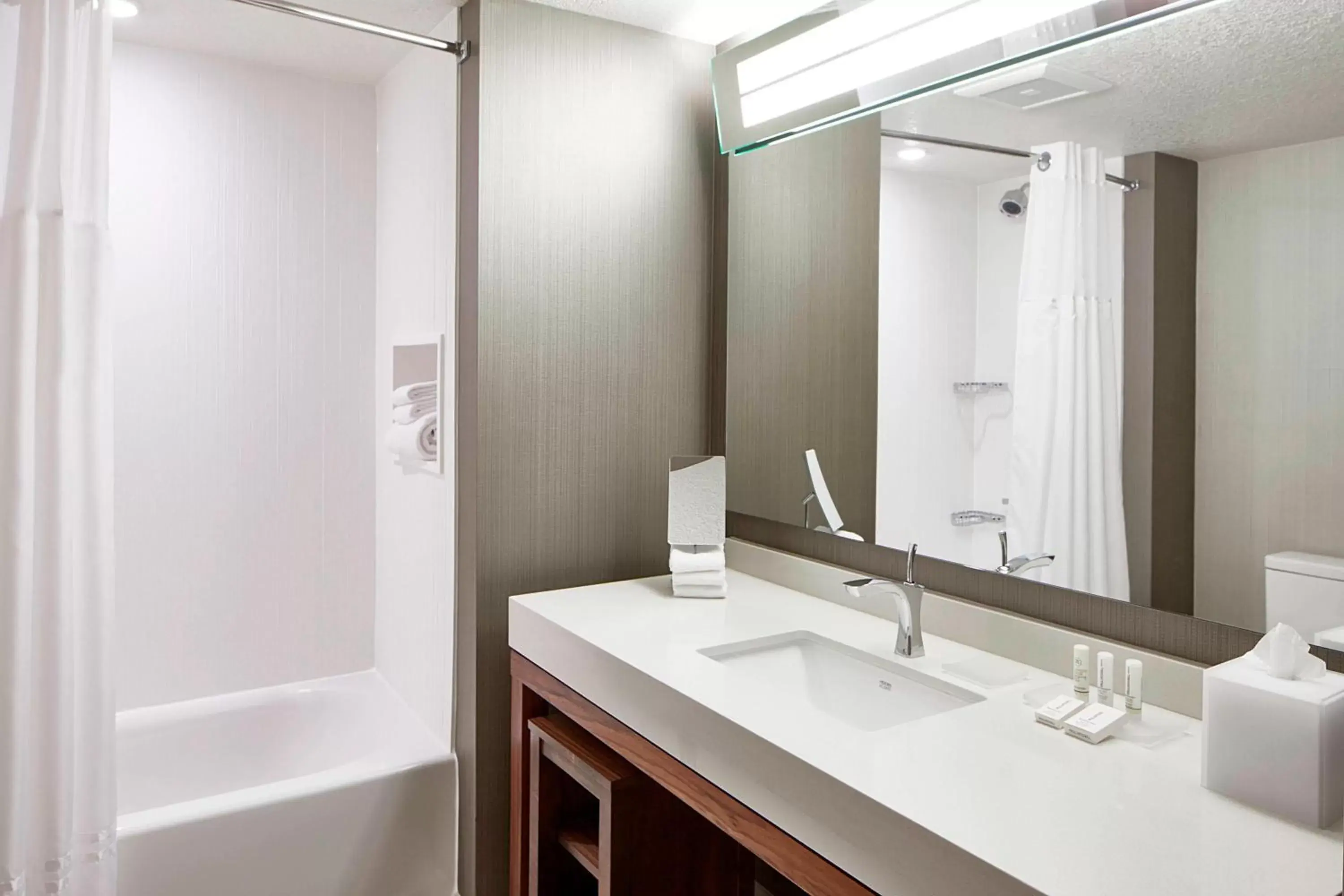 Bathroom in Courtyard by Marriott Minneapolis West