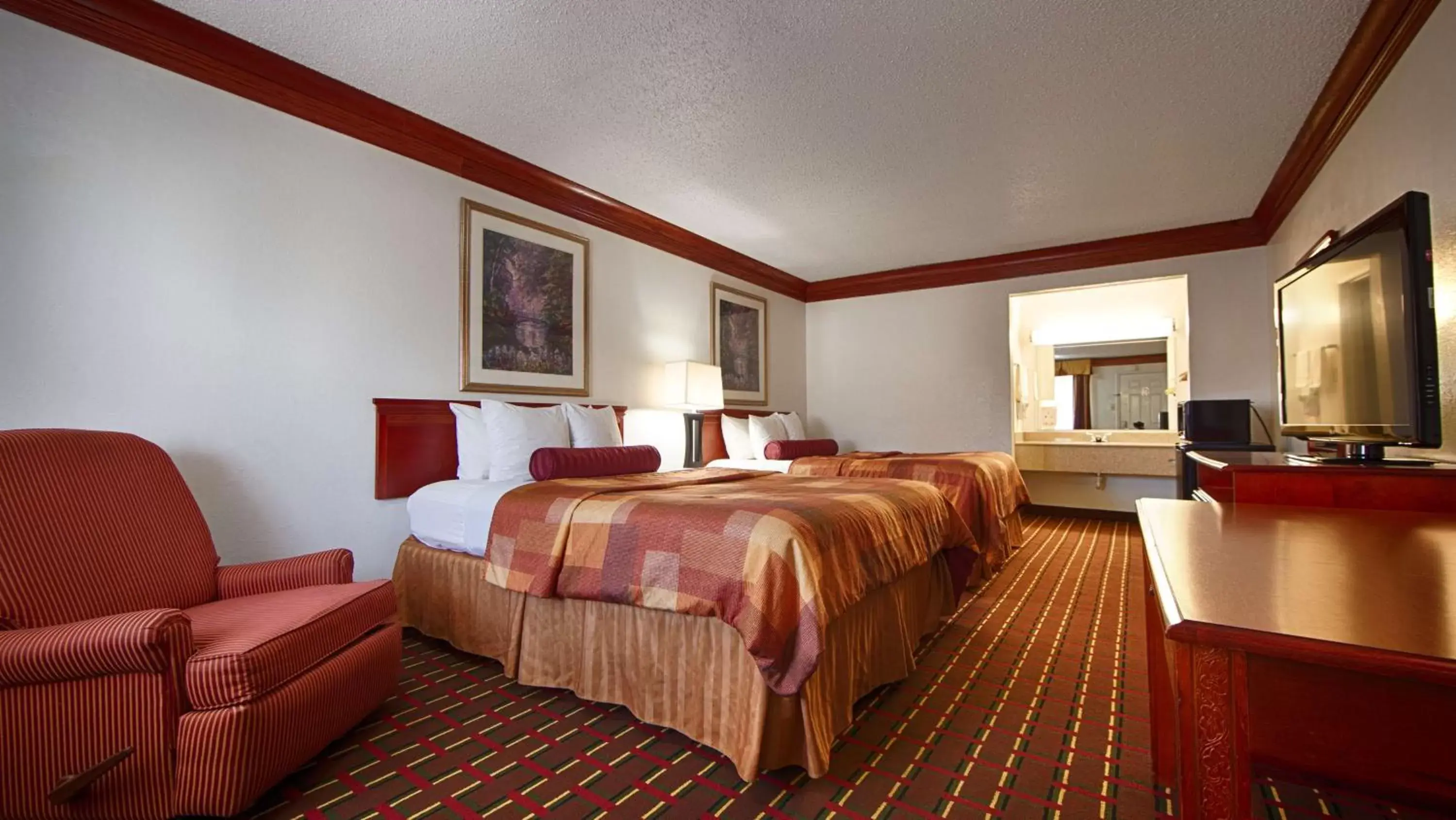 Photo of the whole room in Best Western Decatur Inn