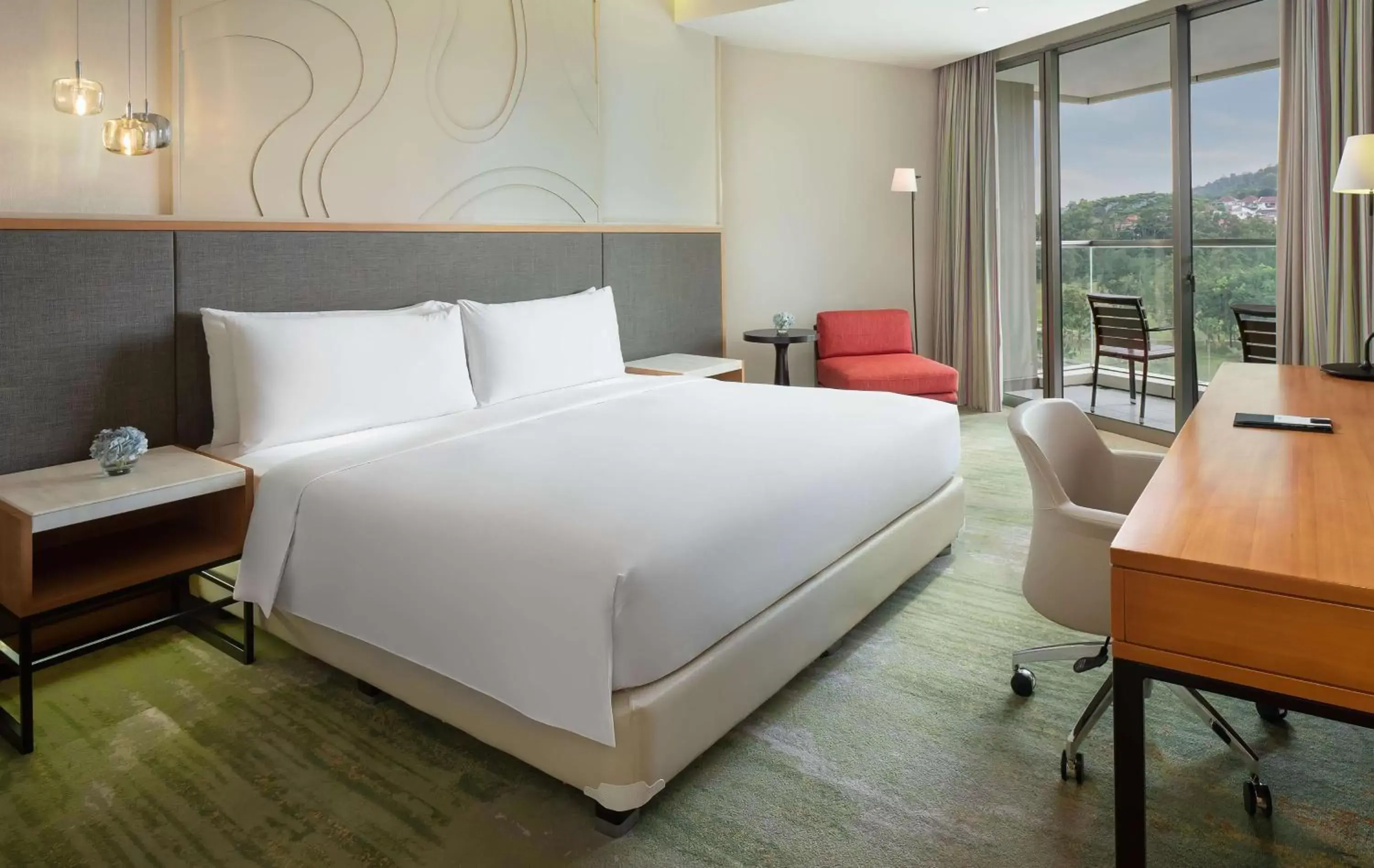 Bedroom, Bed in Radisson Golf & Convention Center Batam Bedroom, Bed in Radisson Golf & Convention Center Batam
