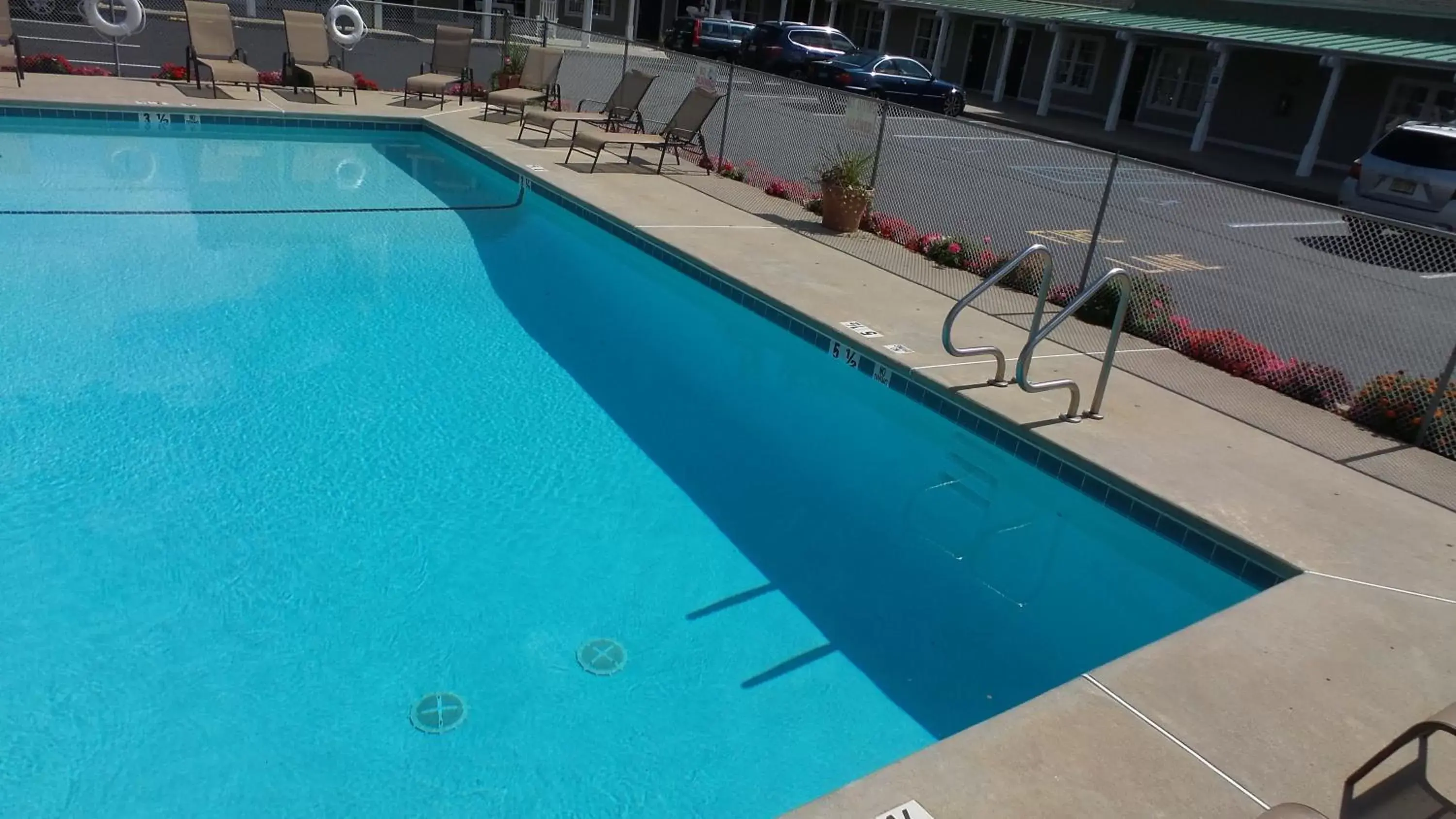 Swimming Pool in Sea Girt Lodge