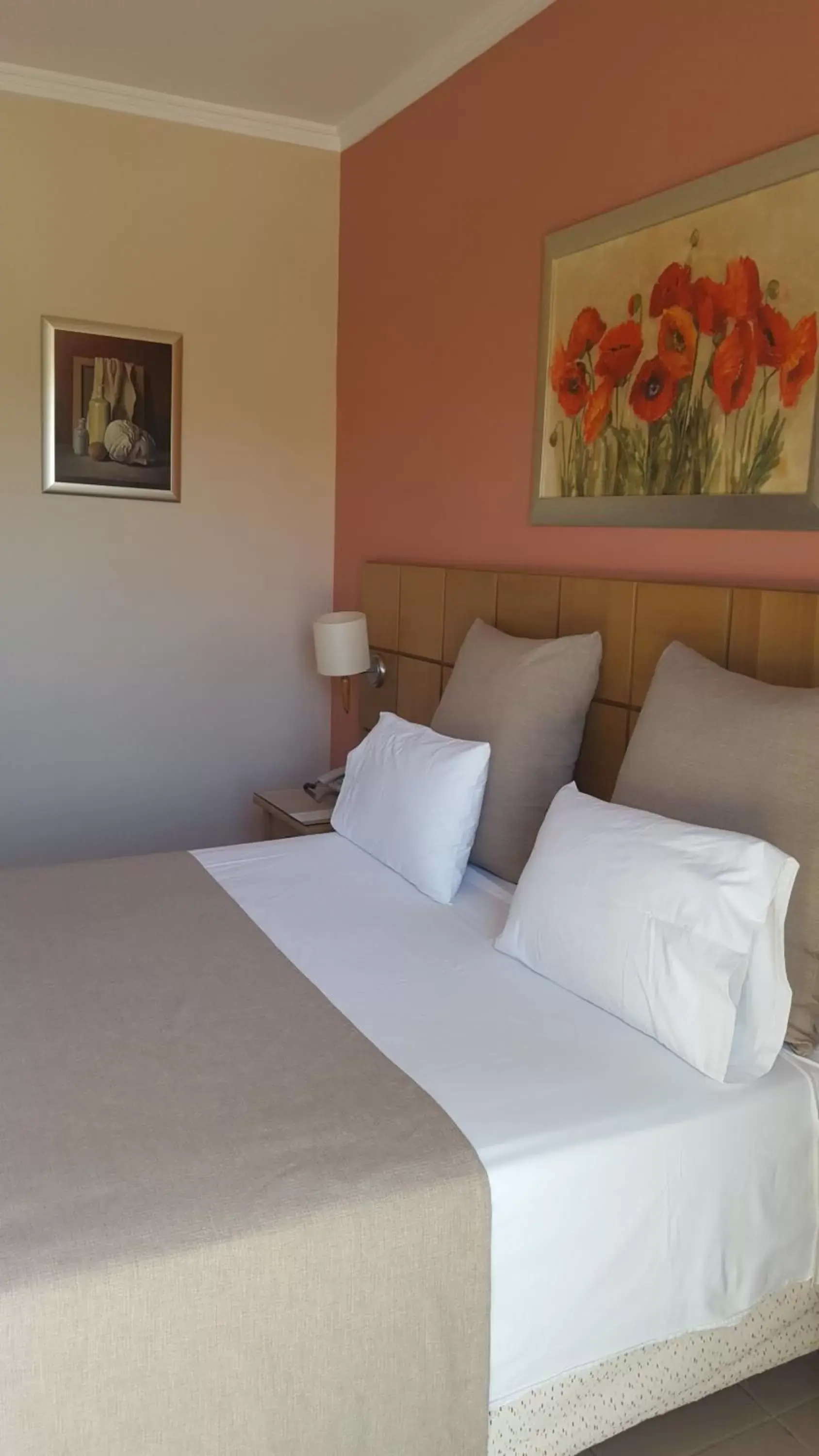 Bedroom, Bed in Ionian Plaza Hotel