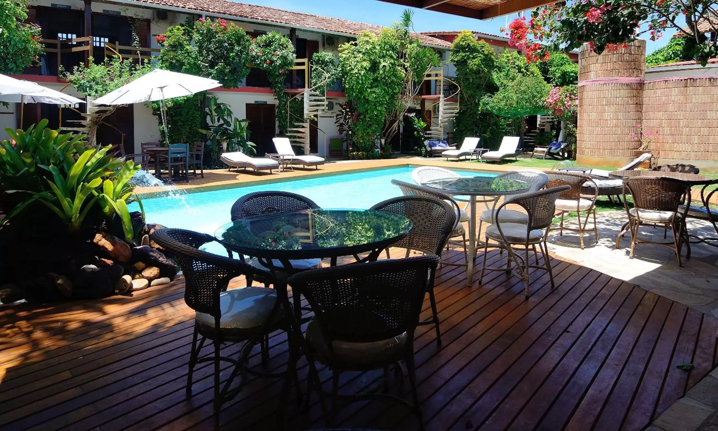 Restaurant/places to eat, Swimming Pool in Pousada Casa de Maria