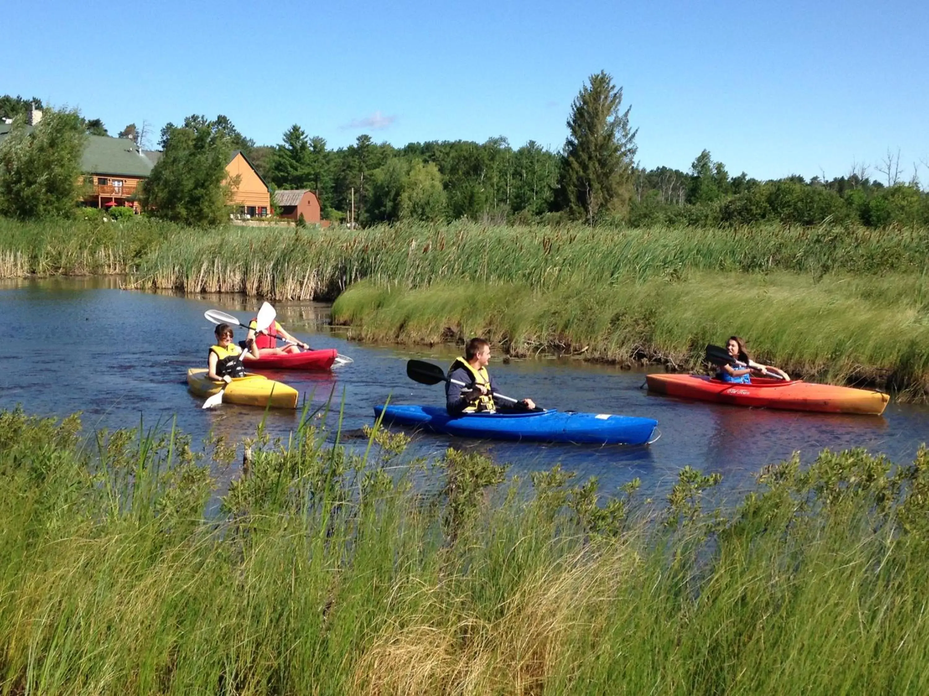 Canoeing in Crooked River Lodge