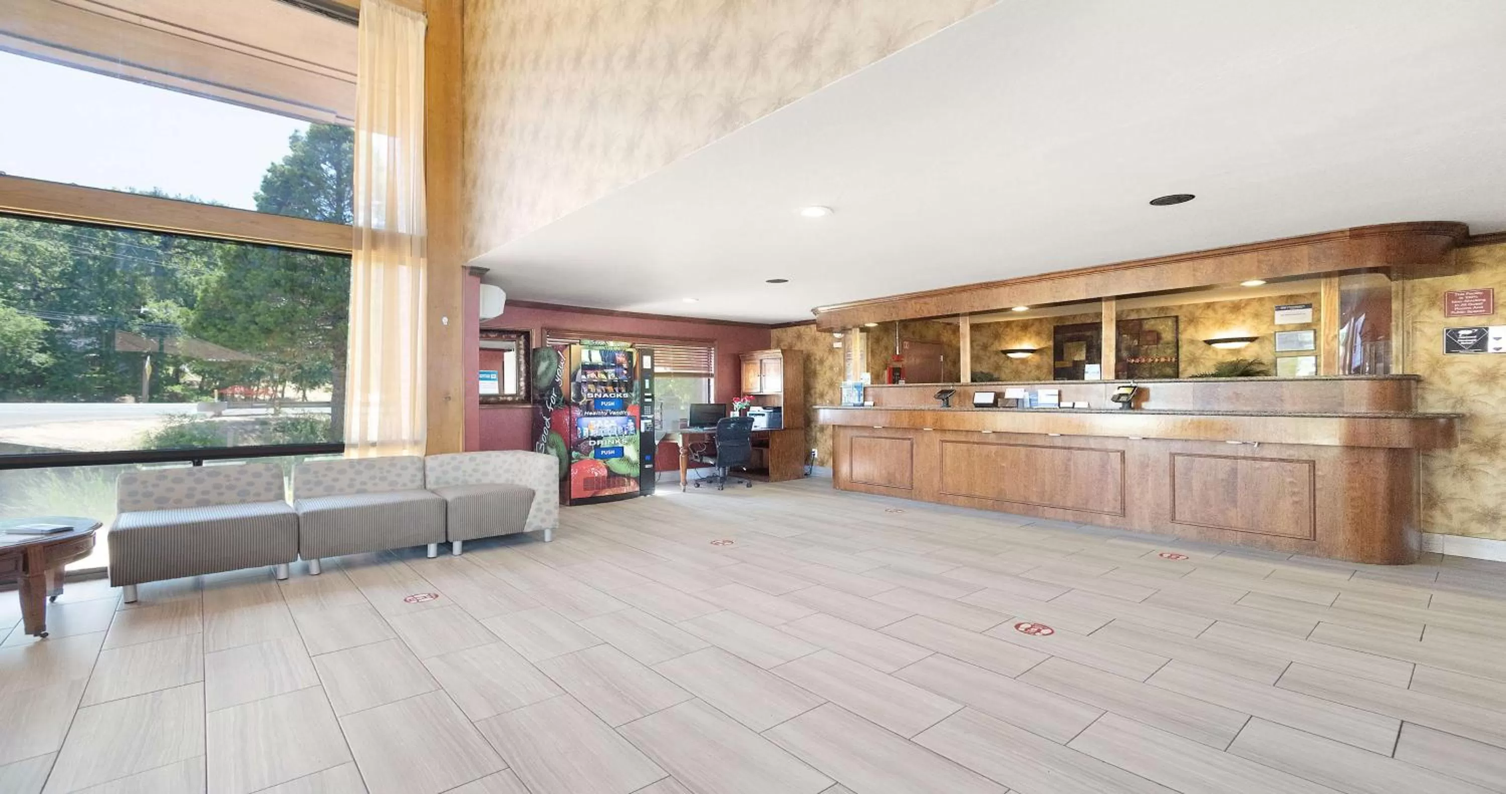 Lobby or reception in Best Western Amador Inn