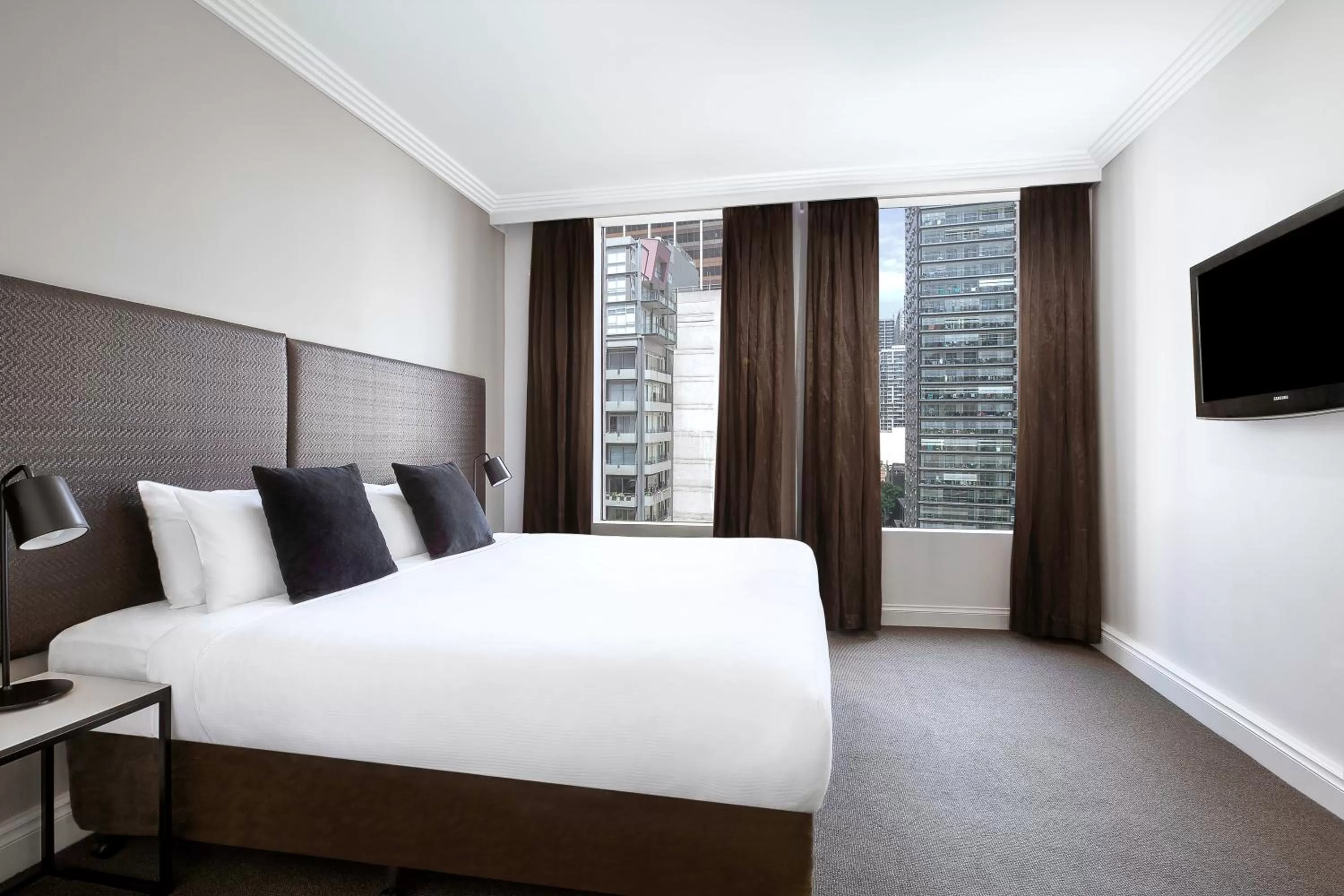 Bedroom, Bed in Mantra on Little Bourke Melbourne