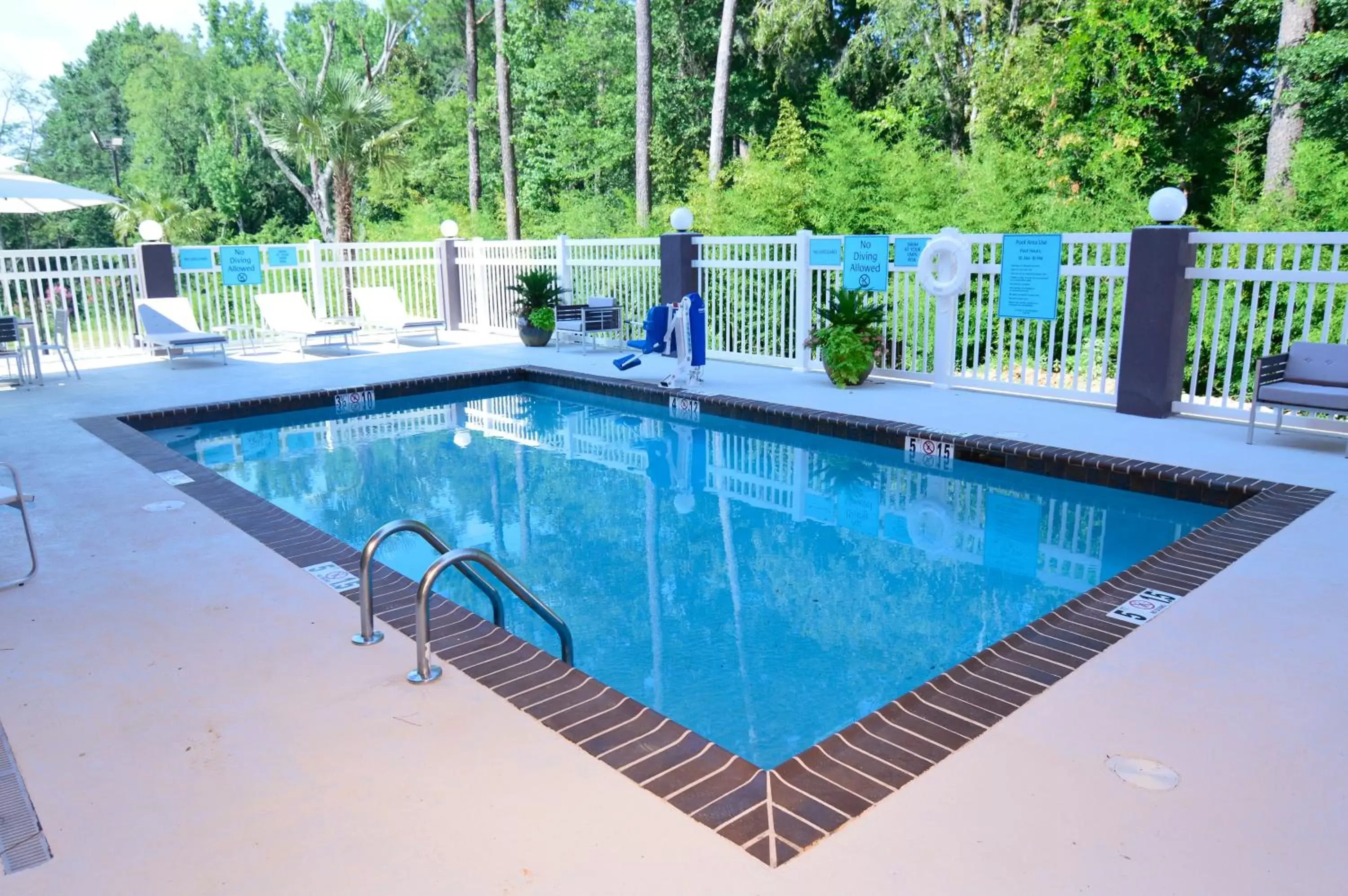 Swimming Pool in Best Western Plus Ruston Hotel