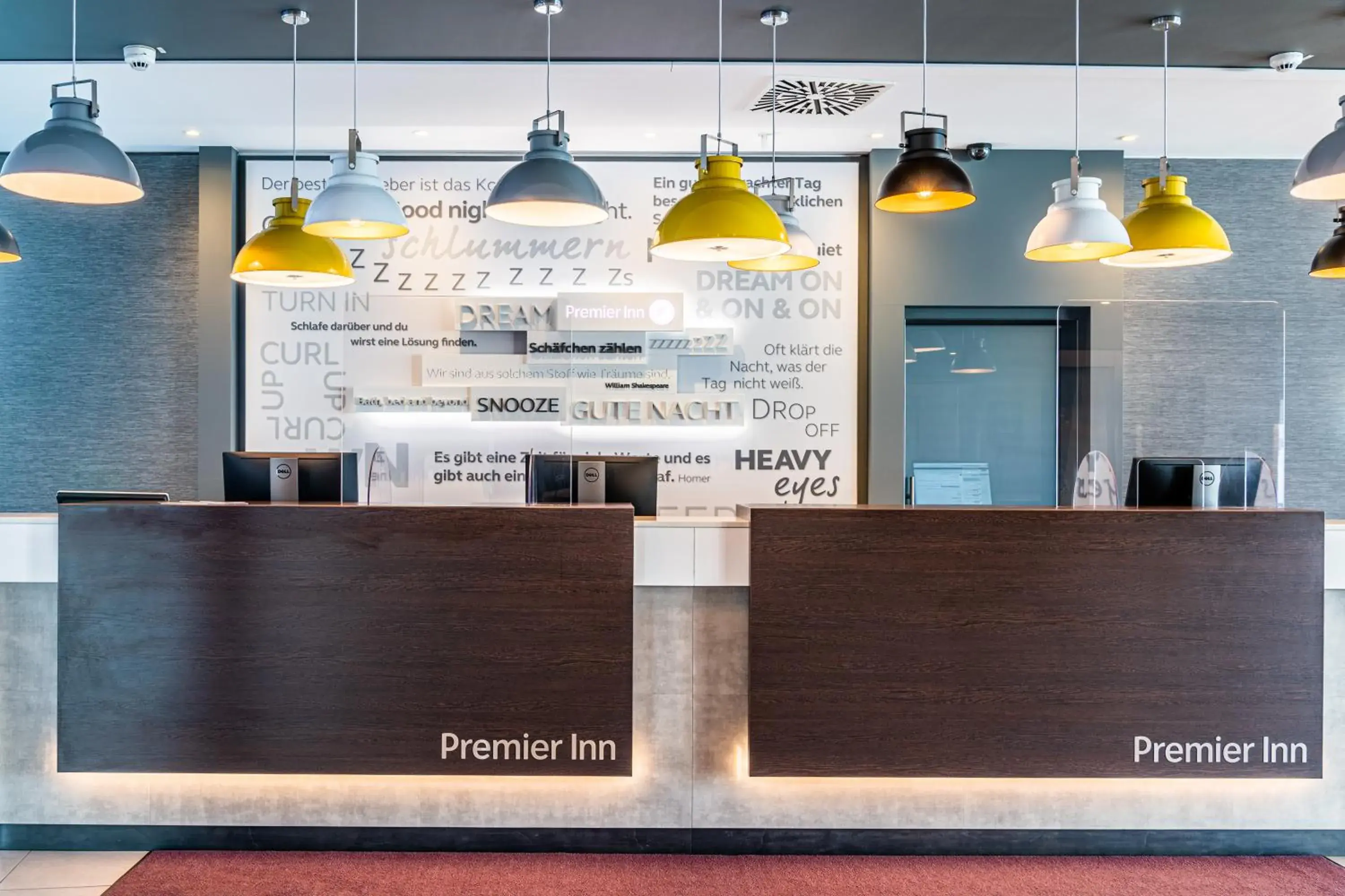 Lobby or reception in Premier Inn Nuernberg City Nordost