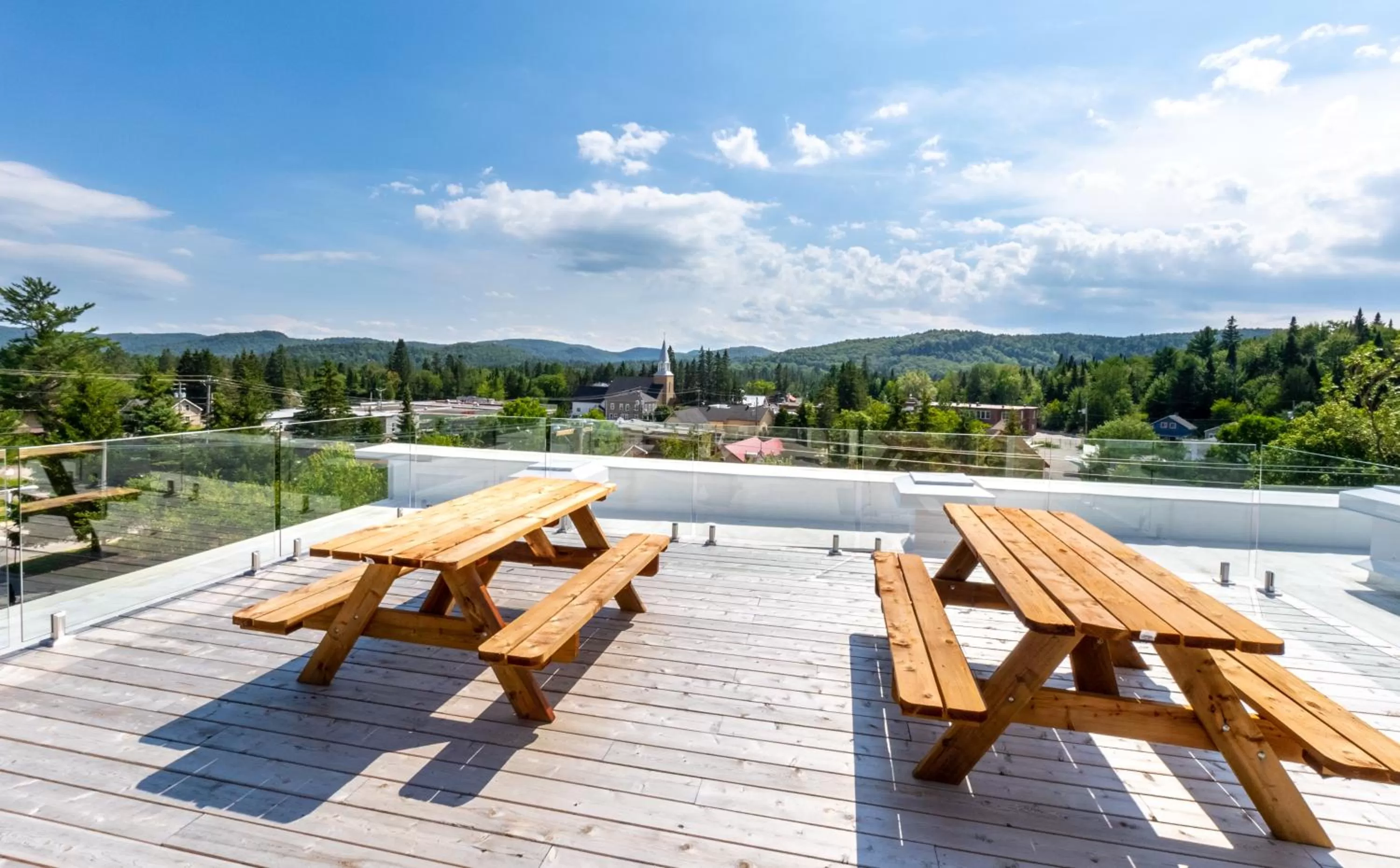 Balcony/Terrace in Hôtel Val-David - Appartements de la Gare