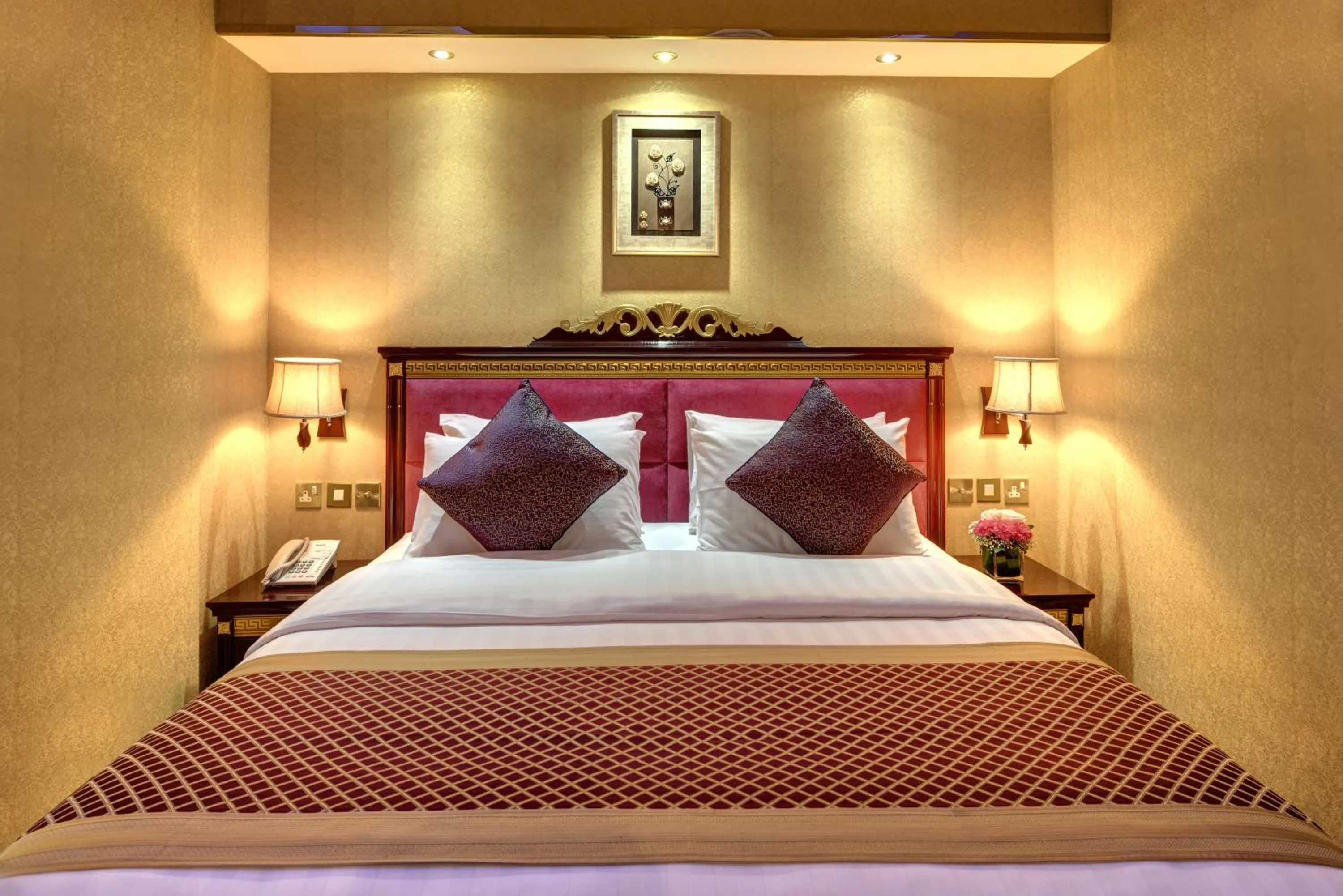 Bed in Comfort Inn Hotel Deira