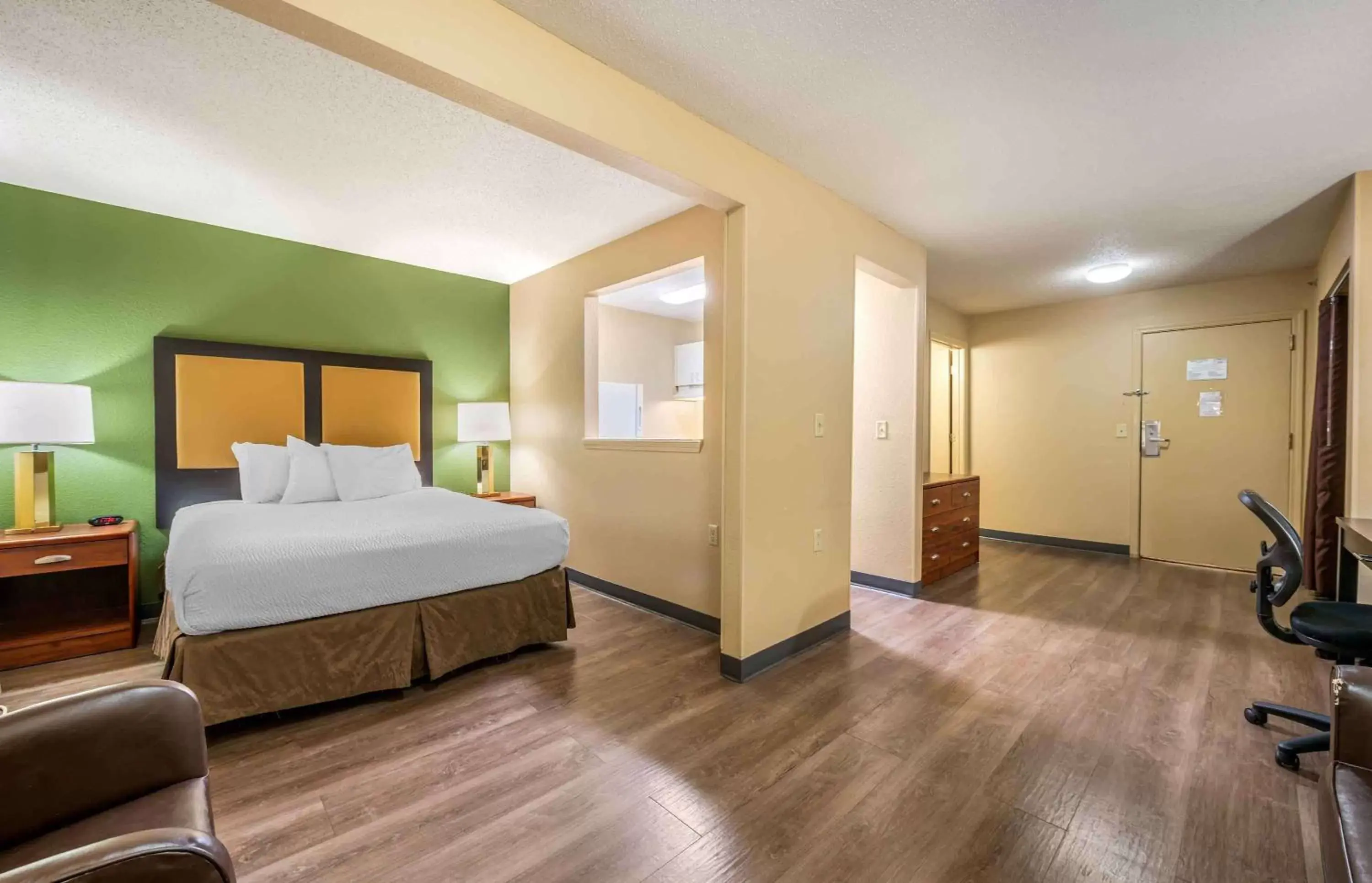 Bedroom in Extended Stay America Suites - Evansville - East