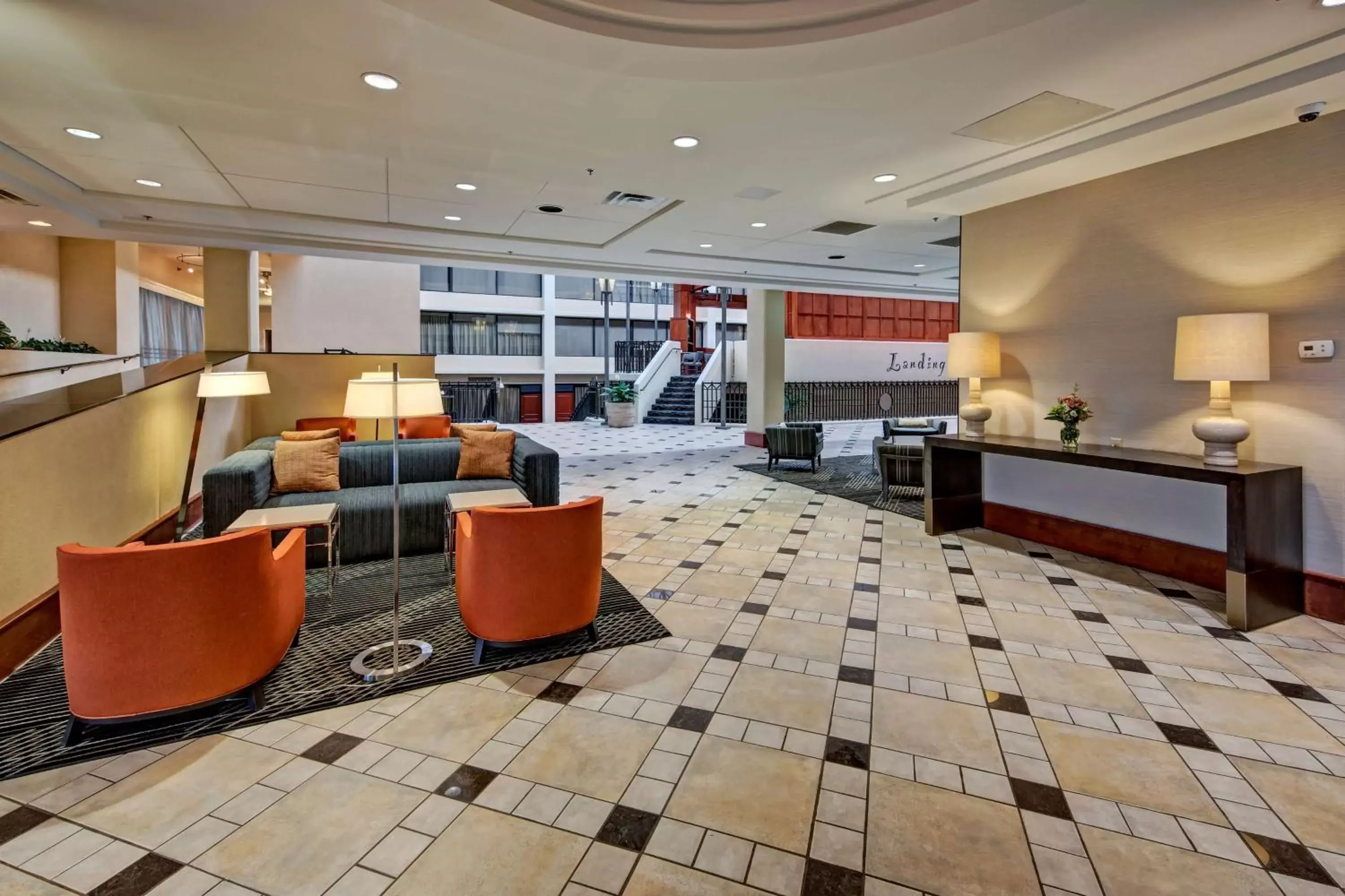 Lobby or reception in Hilton Knoxville Airport
