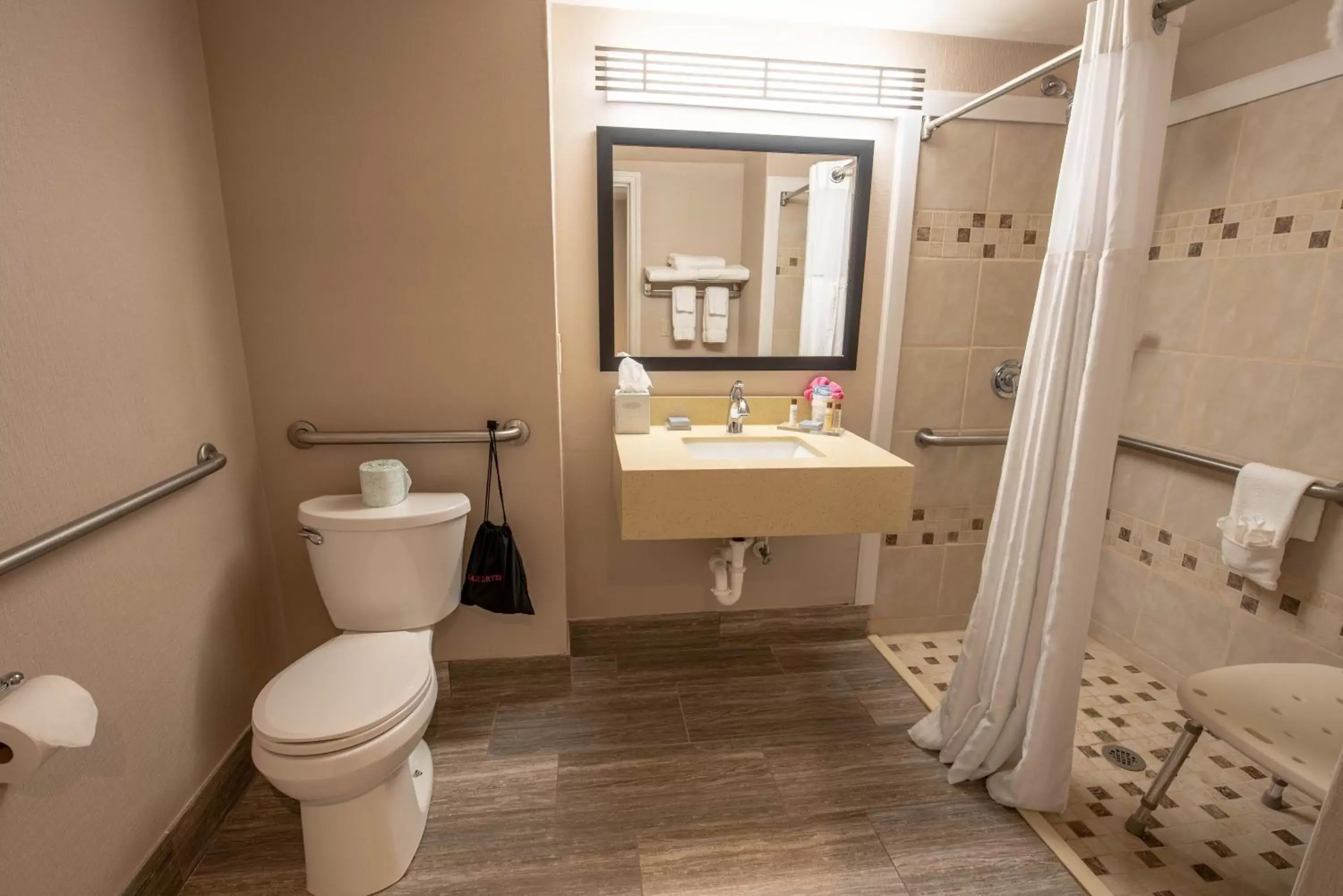 Shower, Bathroom in Wingate by Wyndham Indianapolis Airport Plainfield