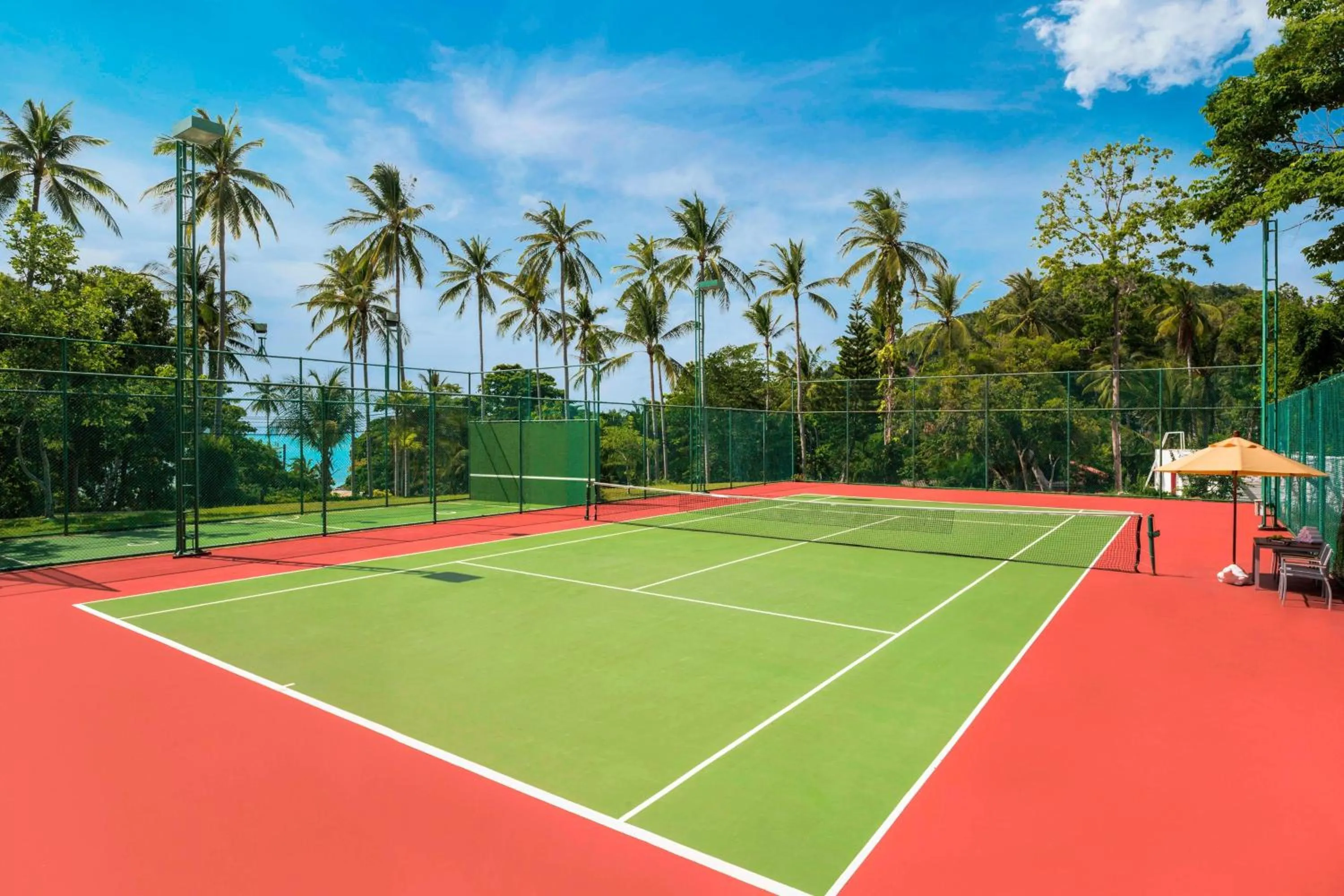 Tennis court in Sheraton Samui Resort