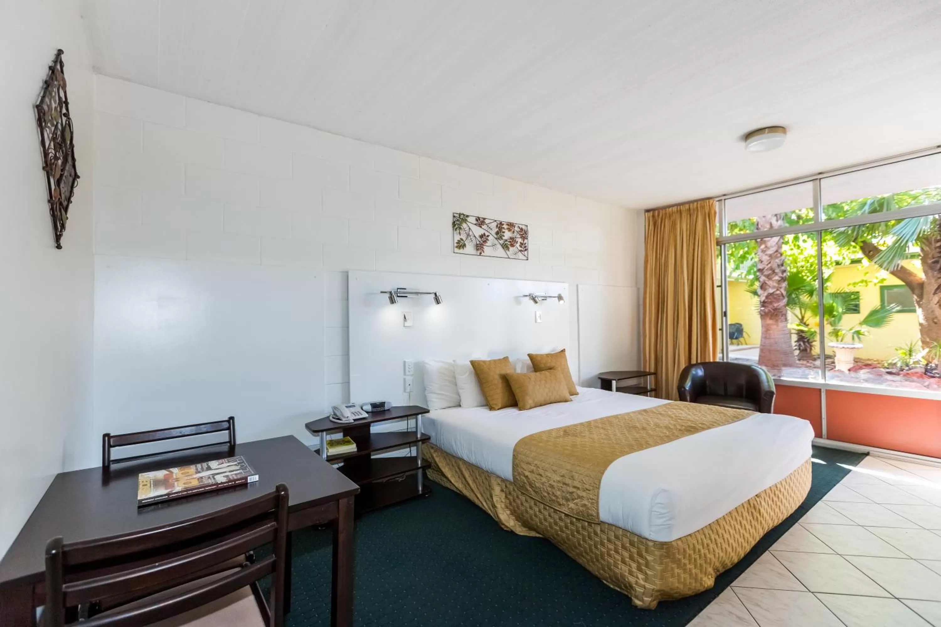 Bedroom, Bed in Elkira Court Motel