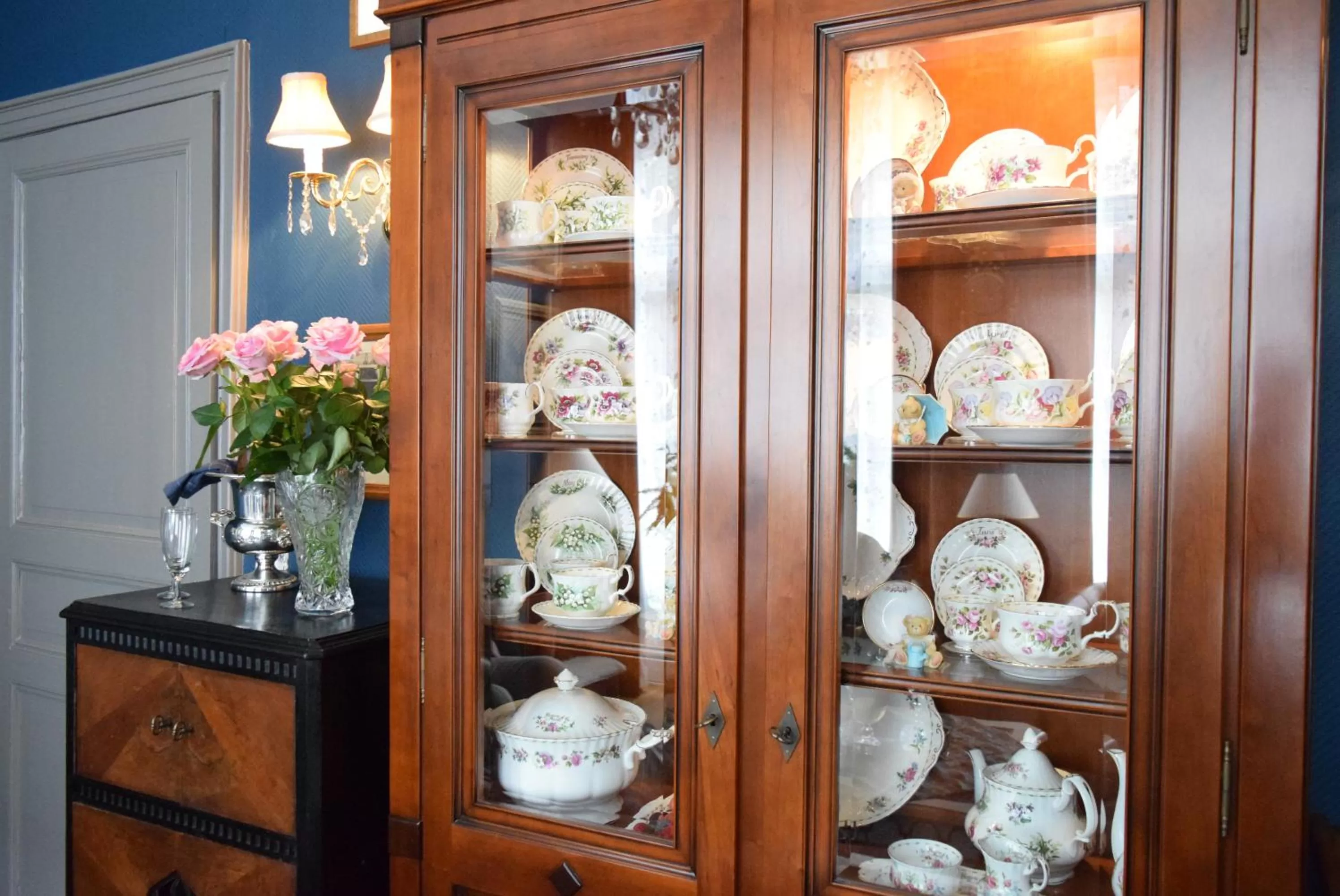 Communal lounge/ TV room in Boutique B&B Poppy's