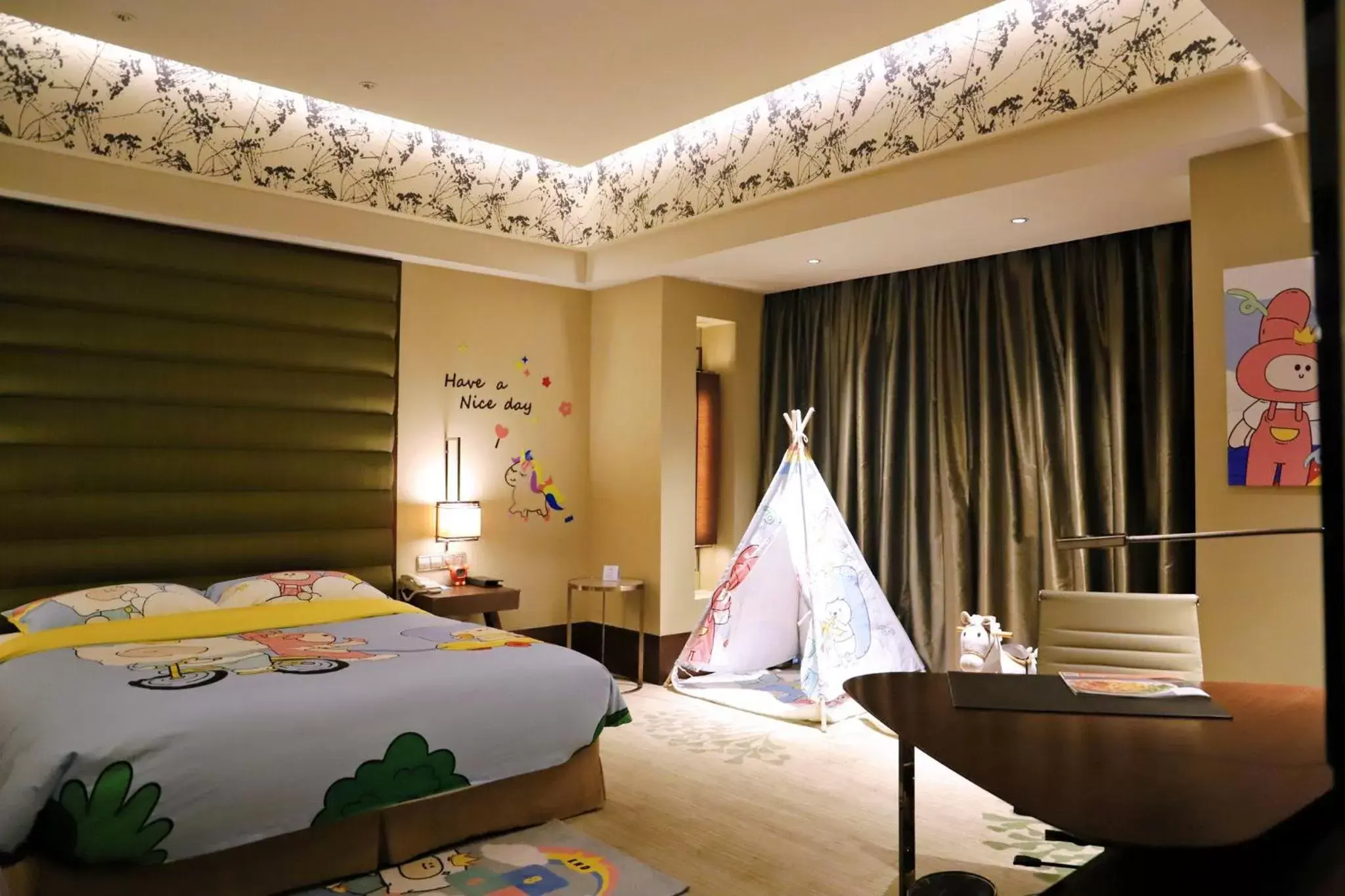 Photo of the whole room, Bed in Crowne Plaza Hefei, an IHG Hotel