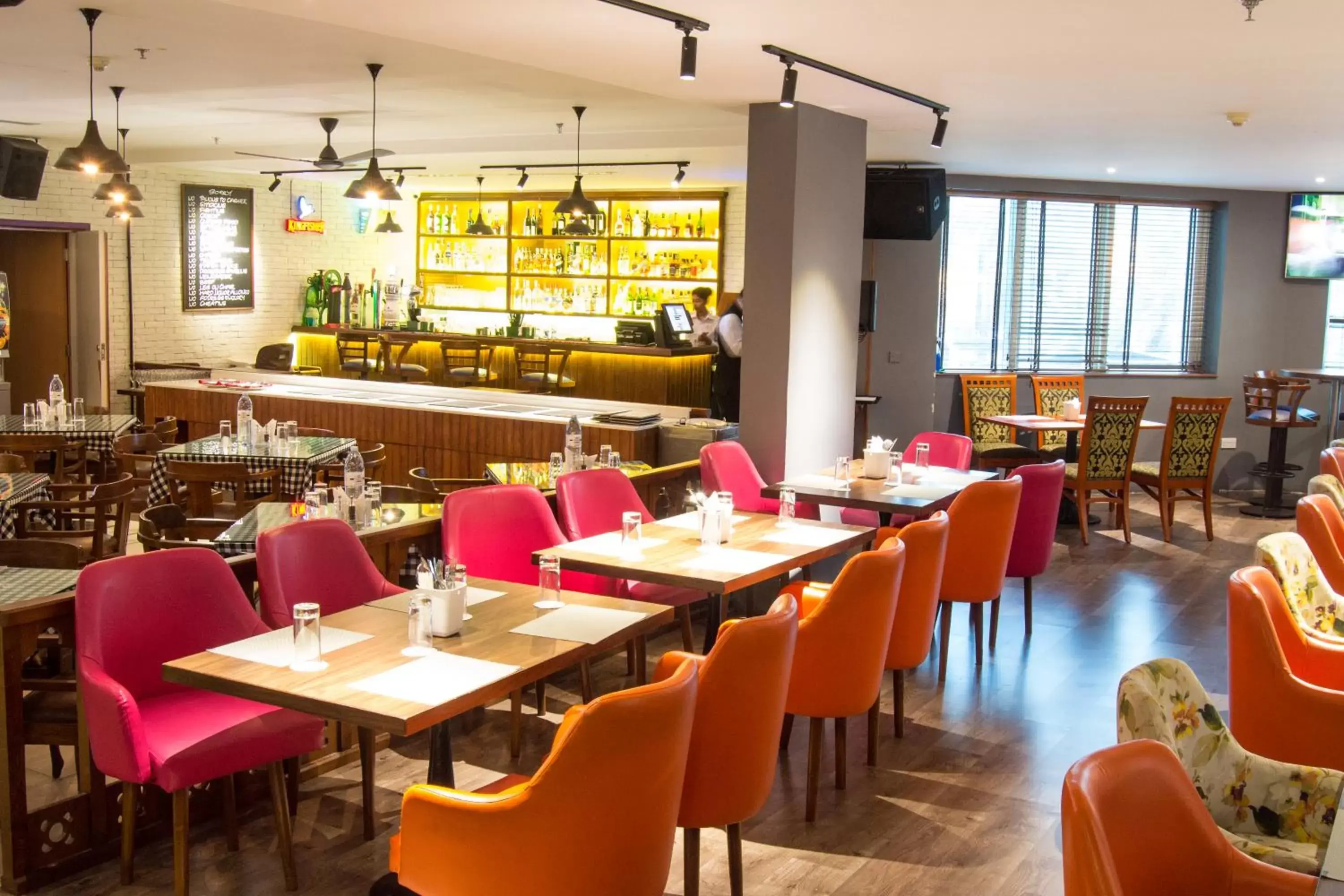 Restaurant/places to eat in Marco Polo Hotel Restaurant/places to eat in Marco Polo Hotel