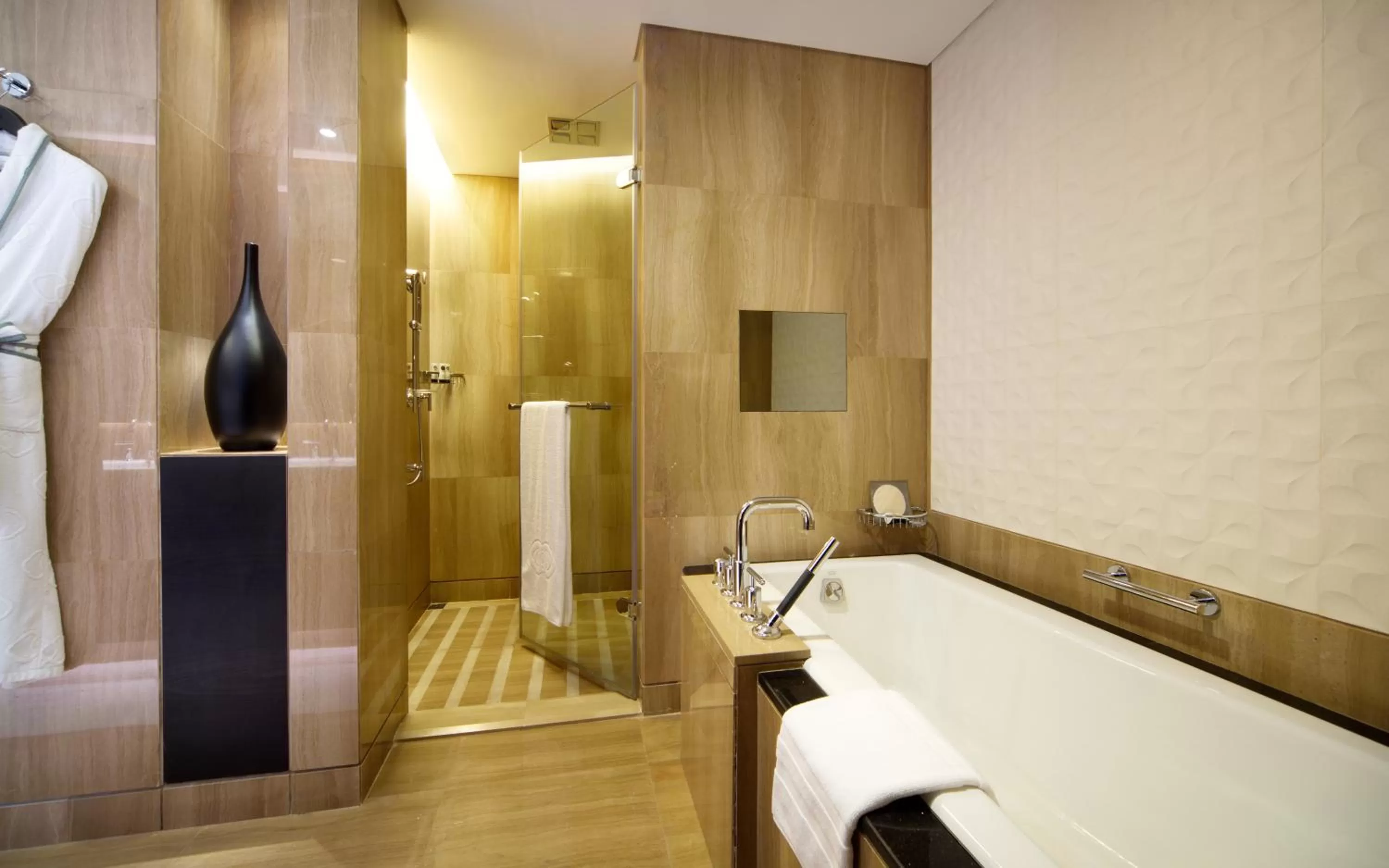 Bathroom in Sofitel Abu Dhabi Corniche