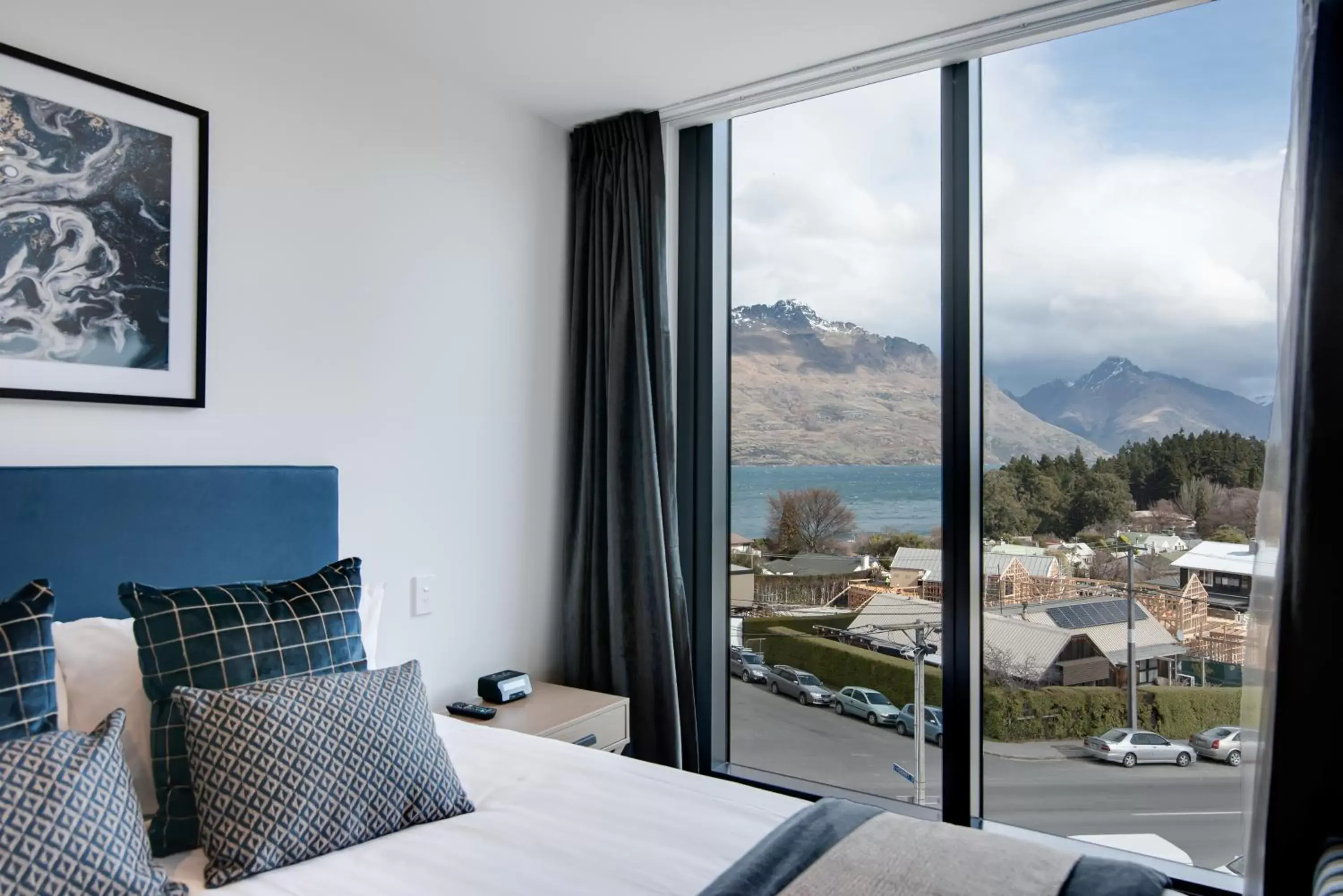 Mountain view in Ramada Queenstown Central