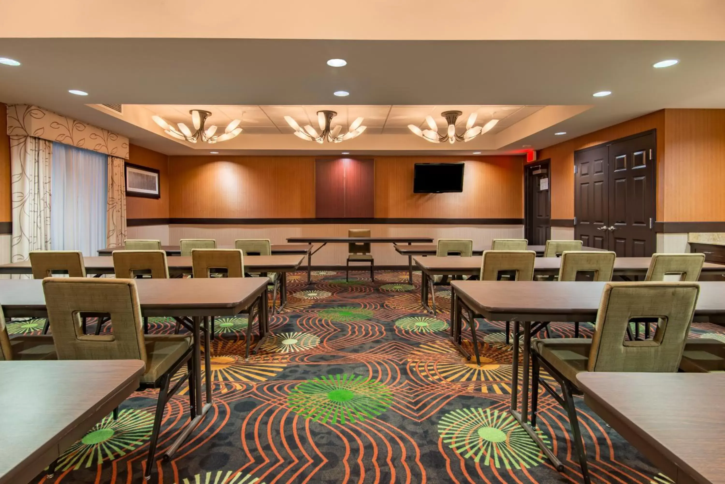 Meeting/conference room, Restaurant/Places to Eat in Holiday Inn Express Hotel & Suites Hobbs, an IHG Hotel